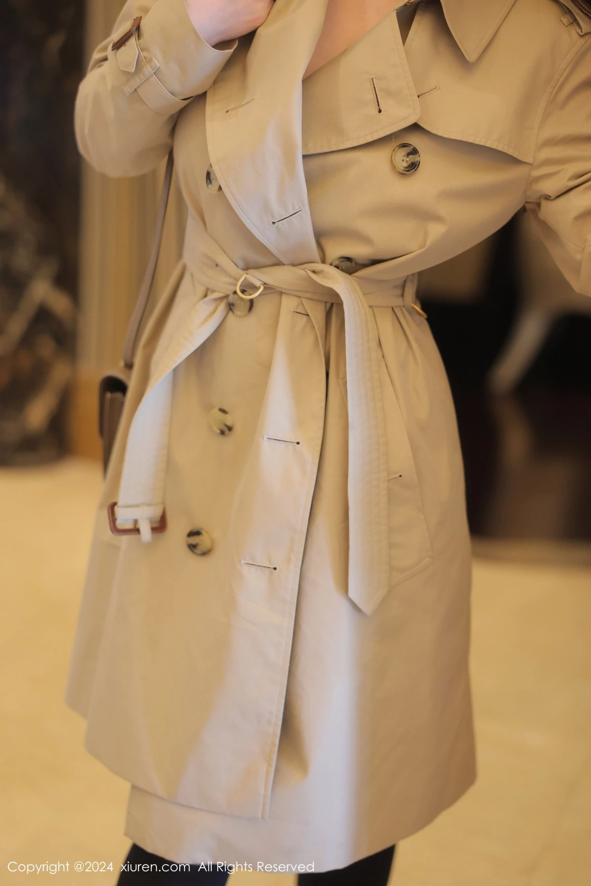 秀人集.com_[XiuRen秀人网]No.8747_模特白茹雪浅色风衣露性感黑色情趣内衣秀丰腴身姿惹火诱惑写真84P