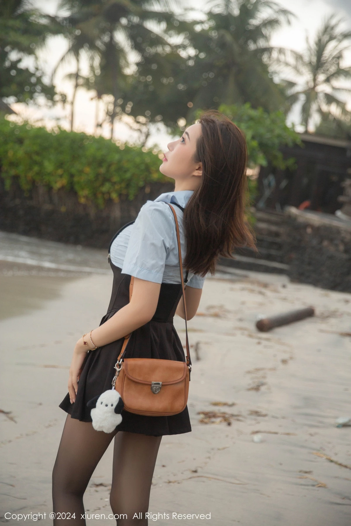 秀人集.com_[XiuRen秀人网]No.8752_女神绮里嘉ula性感淡蓝T配背带裙露超薄黑丝秀曼妙身姿诱惑写真80P