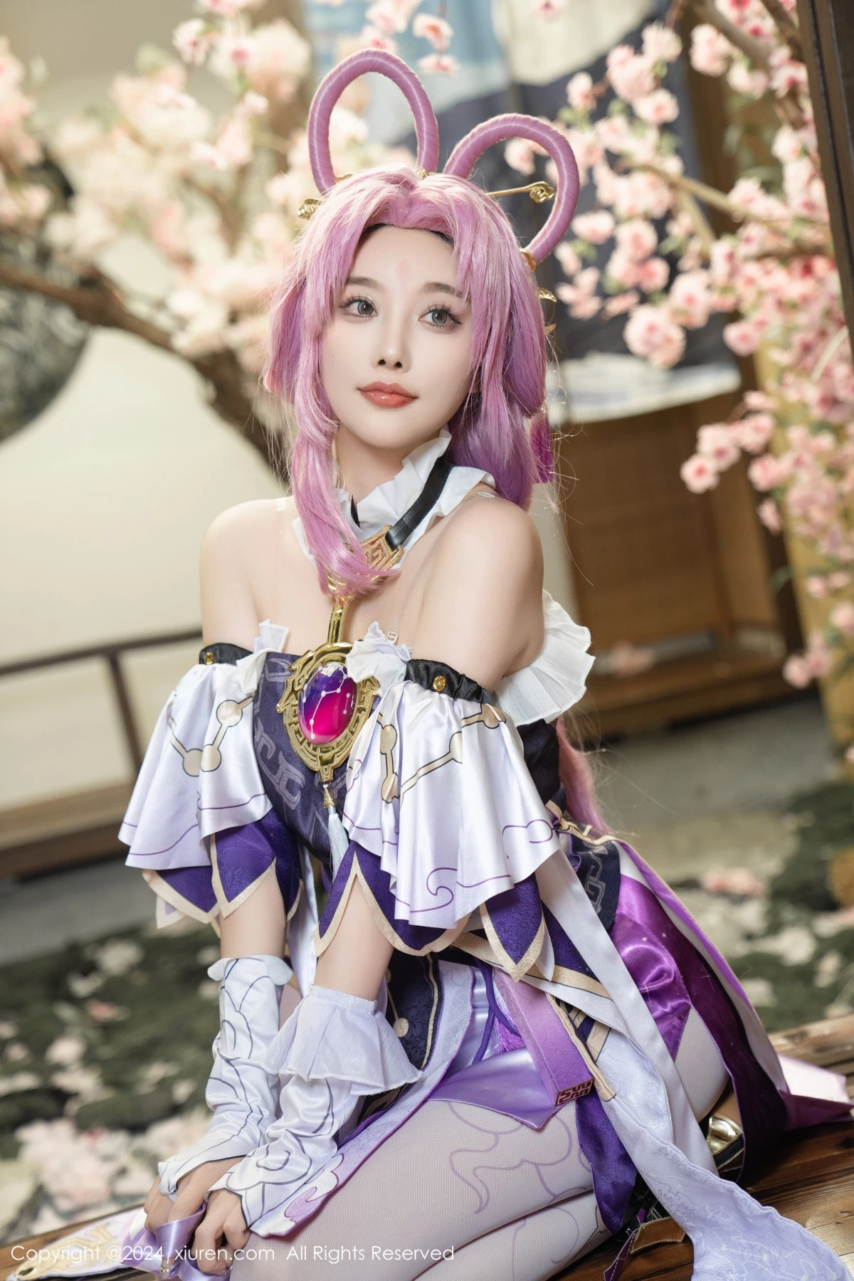 秀人集.com_[XiuRen秀人网]No.8943_女神杨晨晨Yome性感紫色Cosplay服饰配白丝袜秀丰满身材诱惑写真79P