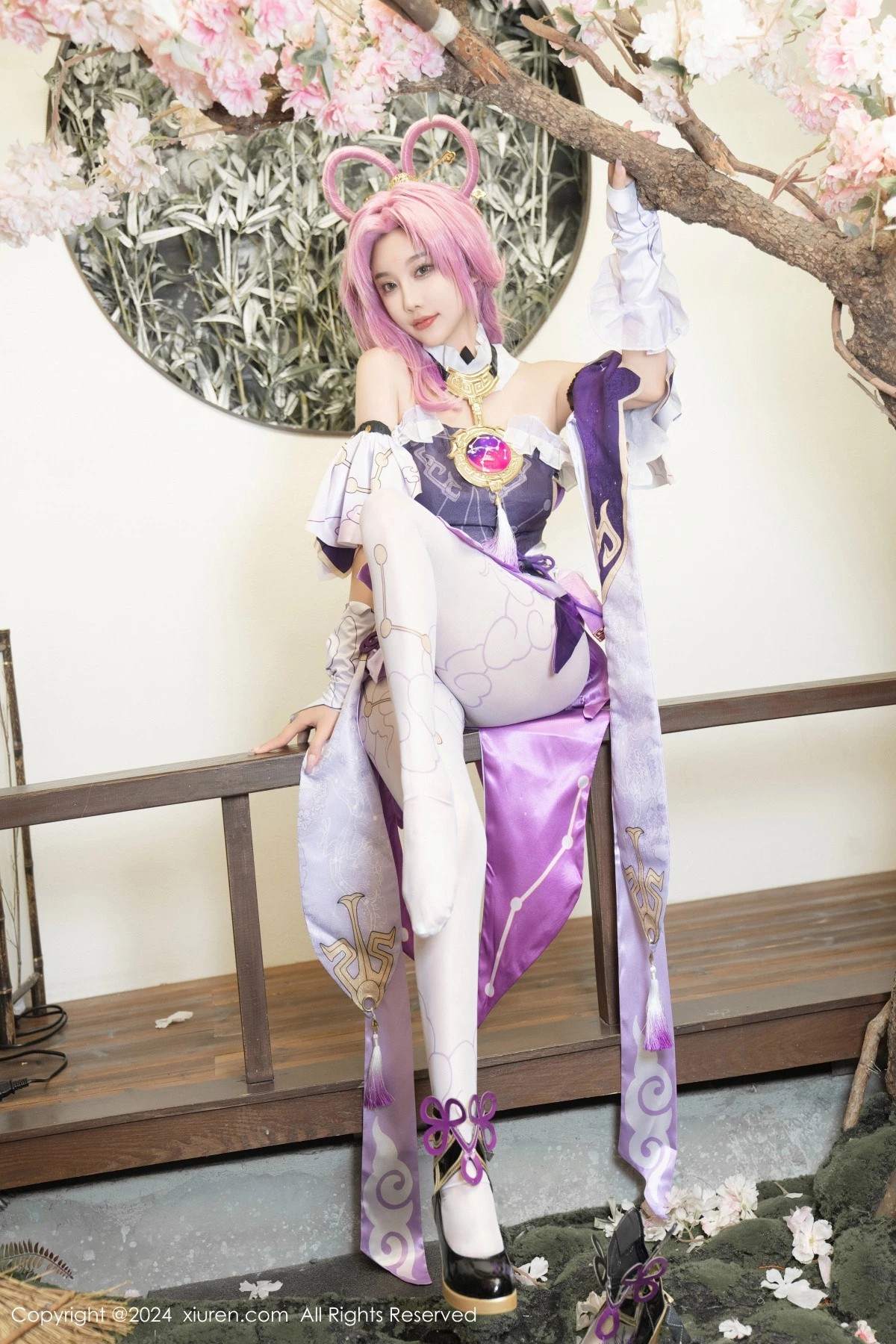 秀人集.com_[XiuRen秀人网]No.8943_女神杨晨晨Yome性感紫色Cosplay服饰配白丝袜秀丰满身材诱惑写真79P