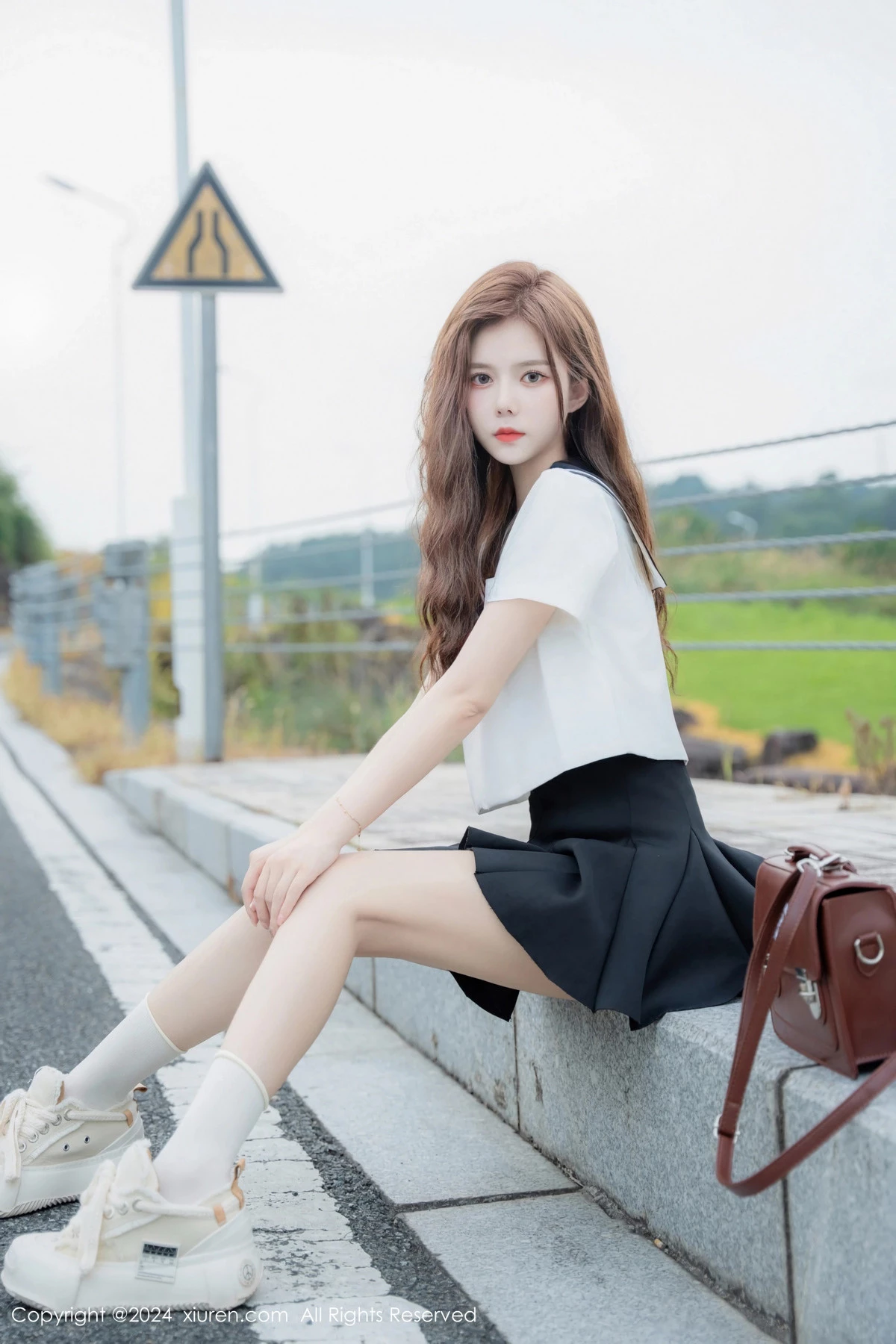 秀人集.com_[XiuRen秀人网]No.8948_新人模特拍黄瓜girl性感JK制服露白色蕾丝内衣秀曼妙身姿诱惑写真81P