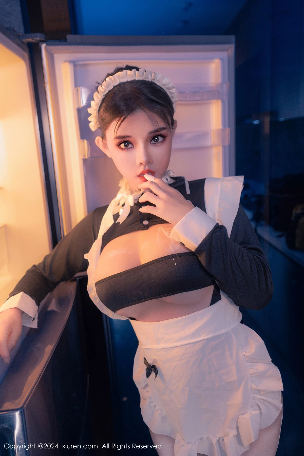 秀人集.com_[XiuRen秀人网]No.8966_新人模特小童颜私房浴室性感女仆装配白丝袜秀丰满身材诱惑写真80P