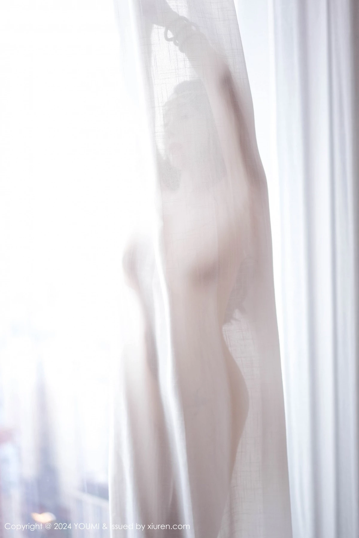 秀人集.com_[YouMi尤蜜荟]Vol.1091_模特允爾私房性感金色镂空连衣裙半脱秀丰满身材惹火诱惑写真69P