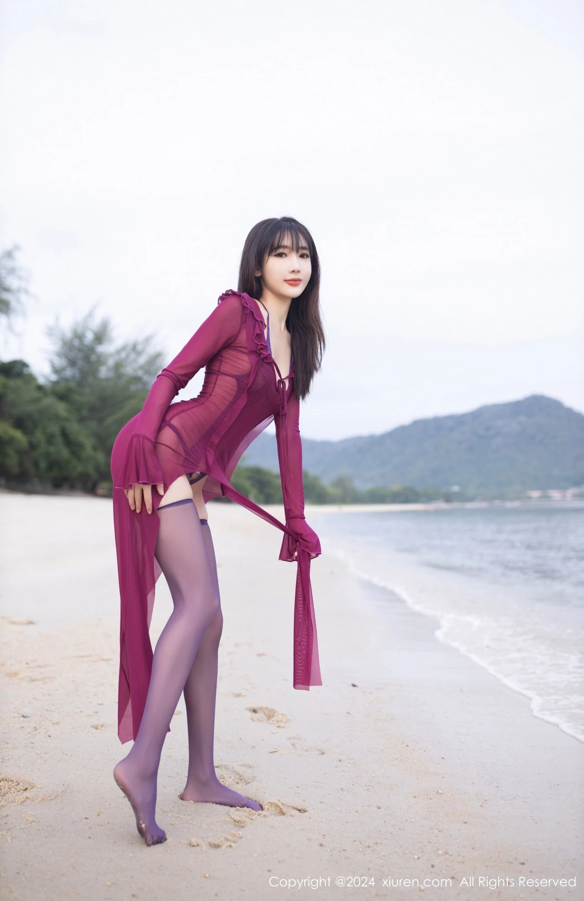 秀人集.com_[XiuRen秀人网]No.9021_模特陆萱萱海边场景紫色情趣内衣配紫色丝袜秀惹火身材诱惑写真78P