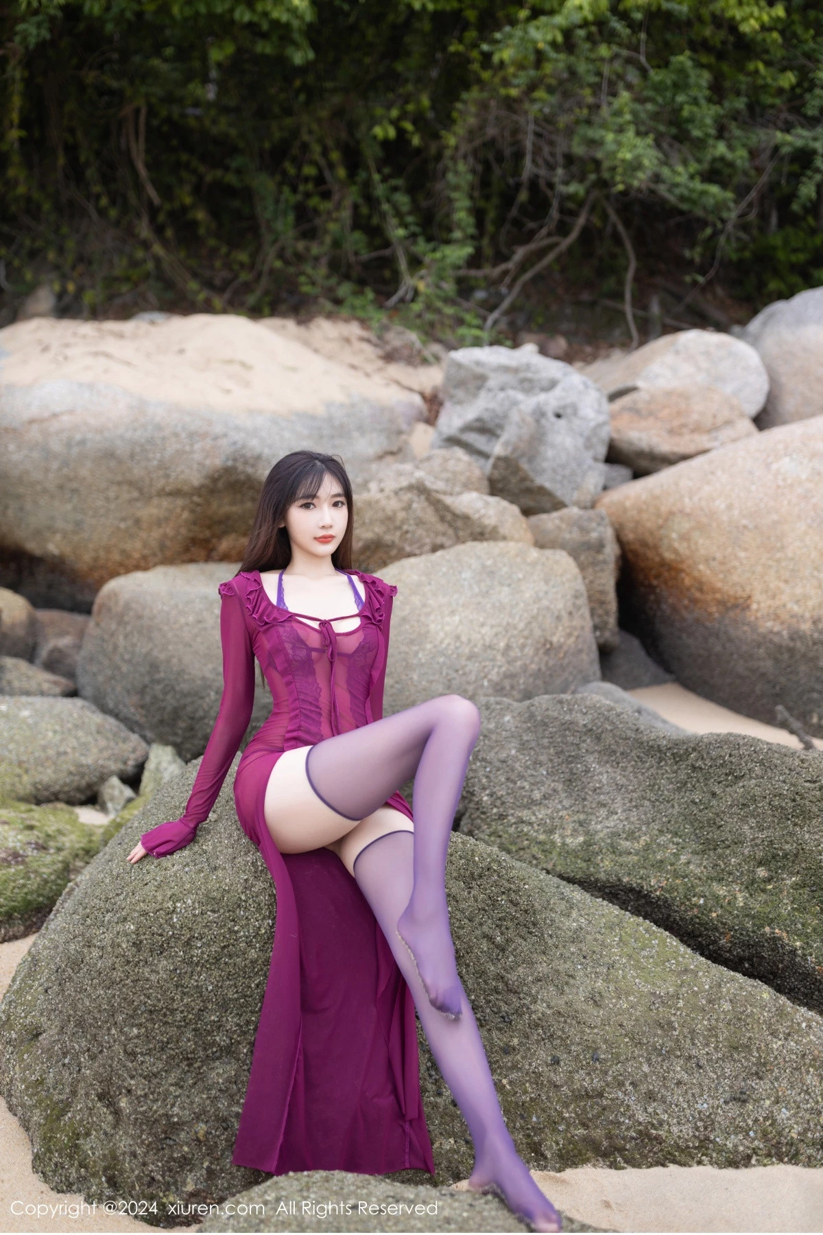 秀人集.com_[XiuRen秀人网]No.9021_模特陆萱萱海边场景紫色情趣内衣配紫色丝袜秀惹火身材诱惑写真78P