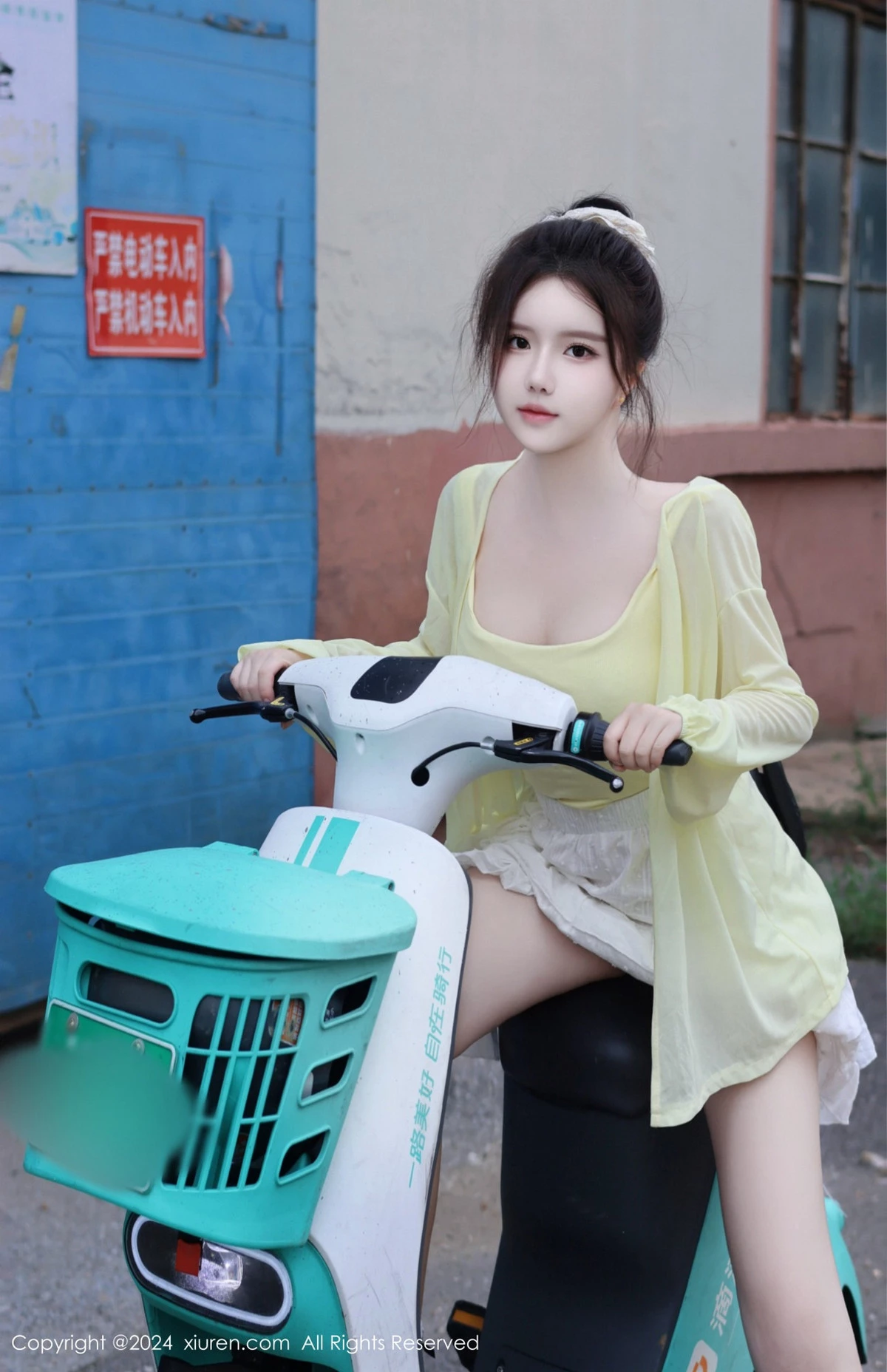 秀人集.com_[XiuRen秀人网]No.9024_模特小薯条nienie性感黄色上衣配白色短裙秀曼妙身姿迷人写真89P