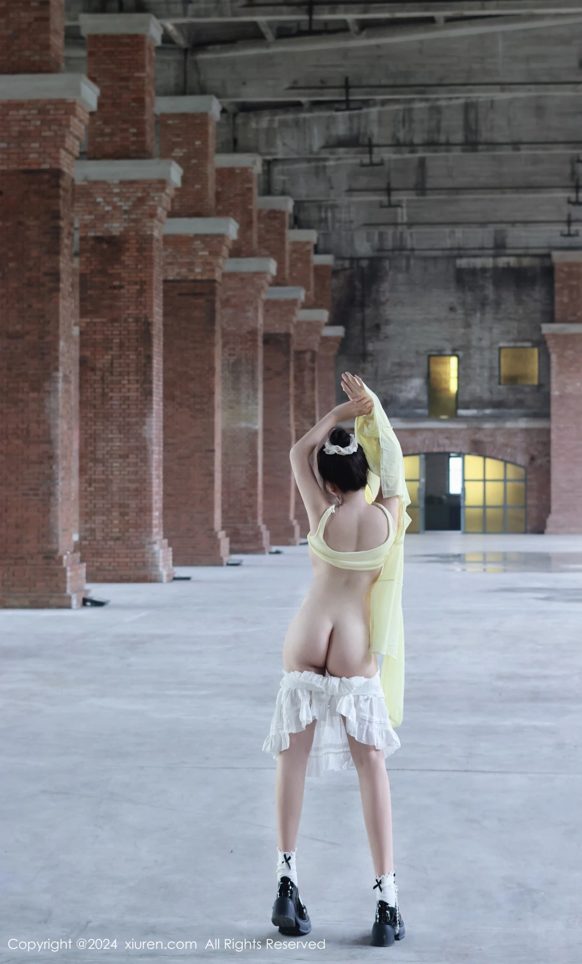 秀人集.com_[XiuRen秀人网]No.9024_模特小薯条nienie性感黄色上衣配白色短裙秀曼妙身姿迷人写真89P