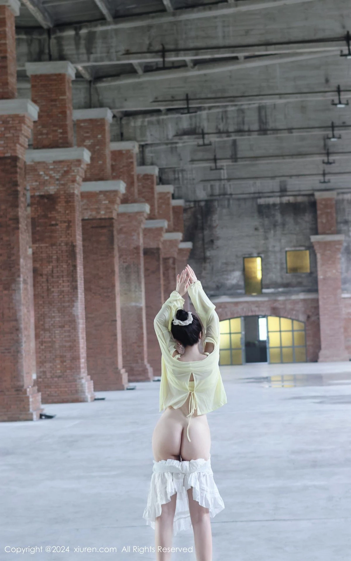 秀人集.com_[XiuRen秀人网]No.9024_模特小薯条nienie性感黄色上衣配白色短裙秀曼妙身姿迷人写真89P