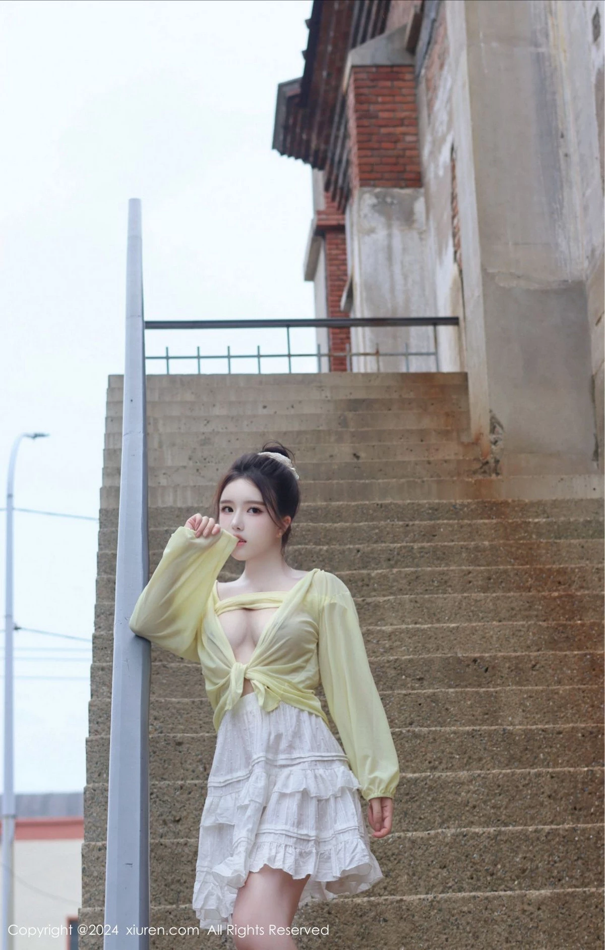 秀人集.com_[XiuRen秀人网]No.9024_模特小薯条nienie性感黄色上衣配白色短裙秀曼妙身姿迷人写真89P