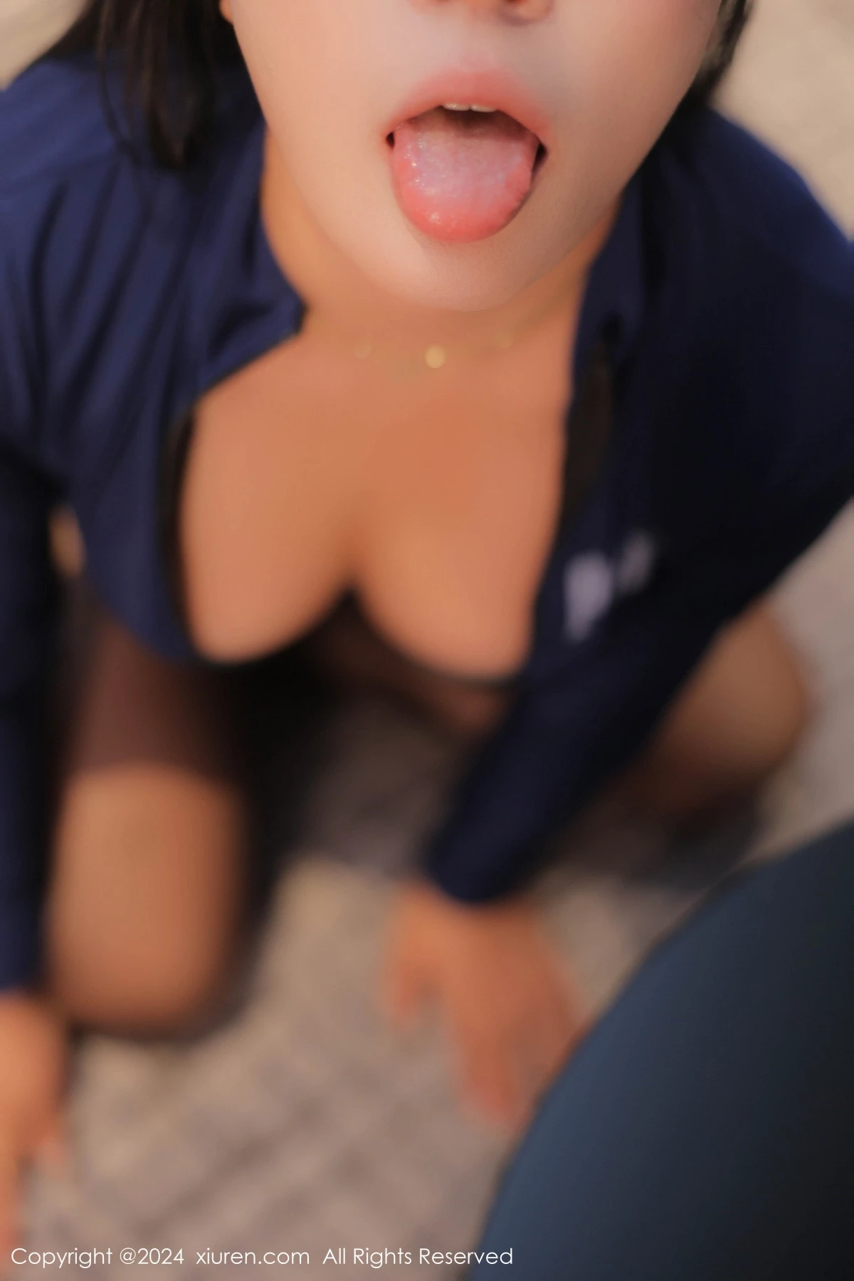 秀人集.com_[XiuRen秀人网]No.9022_模特麦田性感蓝色连体衣配超薄闪亮黑丝秀翘臀美腿撩人诱惑写真94P