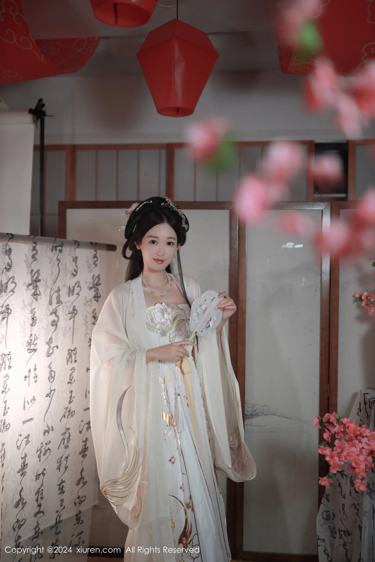 秀人集.com_[XiuRen秀人网]No.8898_模特唐安琪性感浅色古装服饰配超薄无内肉丝秀曼妙身姿诱惑写真81P