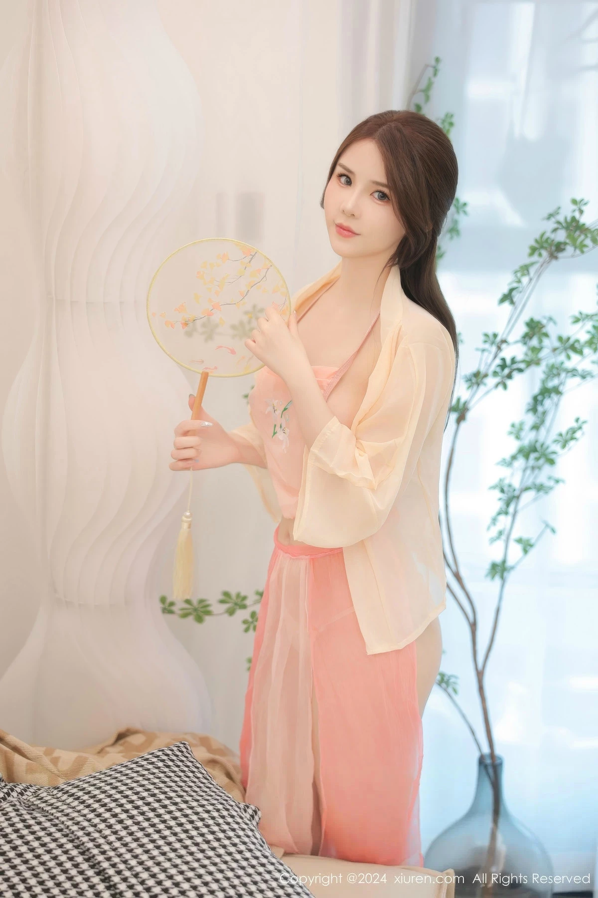 秀人集.com_[XiuRen秀人网]No.8906_模特软软酱私房性感粉色古装薄纱服饰秀曼妙身姿惹火诱惑写真89P