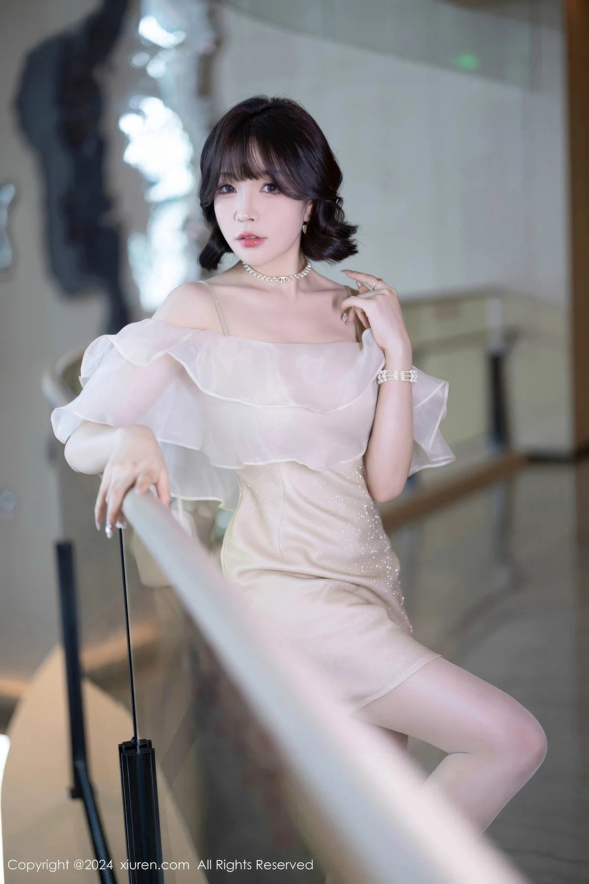 秀人集.com_[XiuRen秀人网]No.8917_女神徐莉芝Booty性感浅色连衣短裙+黑色情趣内衣迷人诱惑写真90P