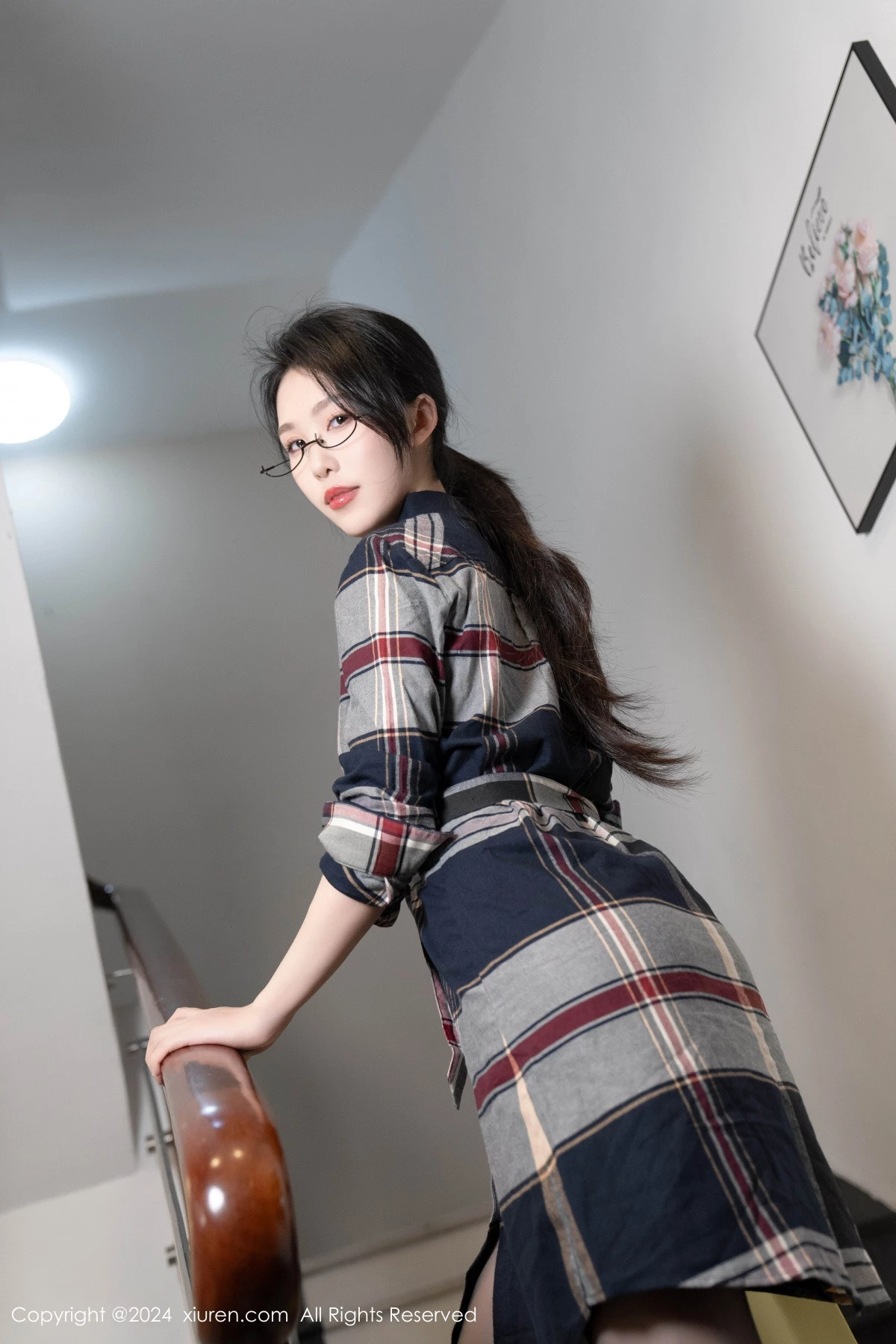 秀人集.com_[XiuRen秀人网]No.8924_模特利世连衣短裙露黑色情趣内衣配超薄黑丝秀曼妙身姿诱惑写真84P