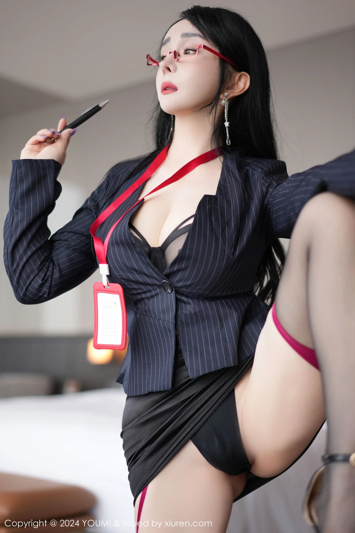 秀人集.com_[YouMi尤蜜荟]Vol.1088_模特允爾性感OL服饰露黑色内衣配黑丝吊袜秀丰腴身姿诱惑写真98P