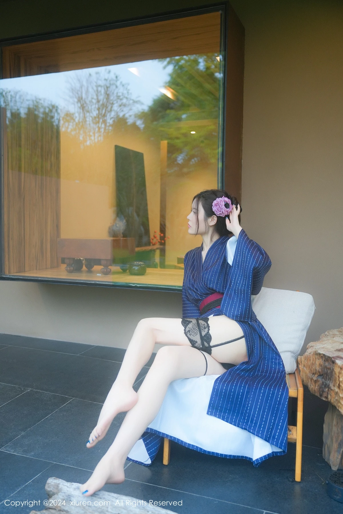 秀人集.com_[XiuRen秀人网]No.8928_模特Erikaki户外枷锁主题性感黑色情趣内衣秀白嫩美腿诱惑写真79P