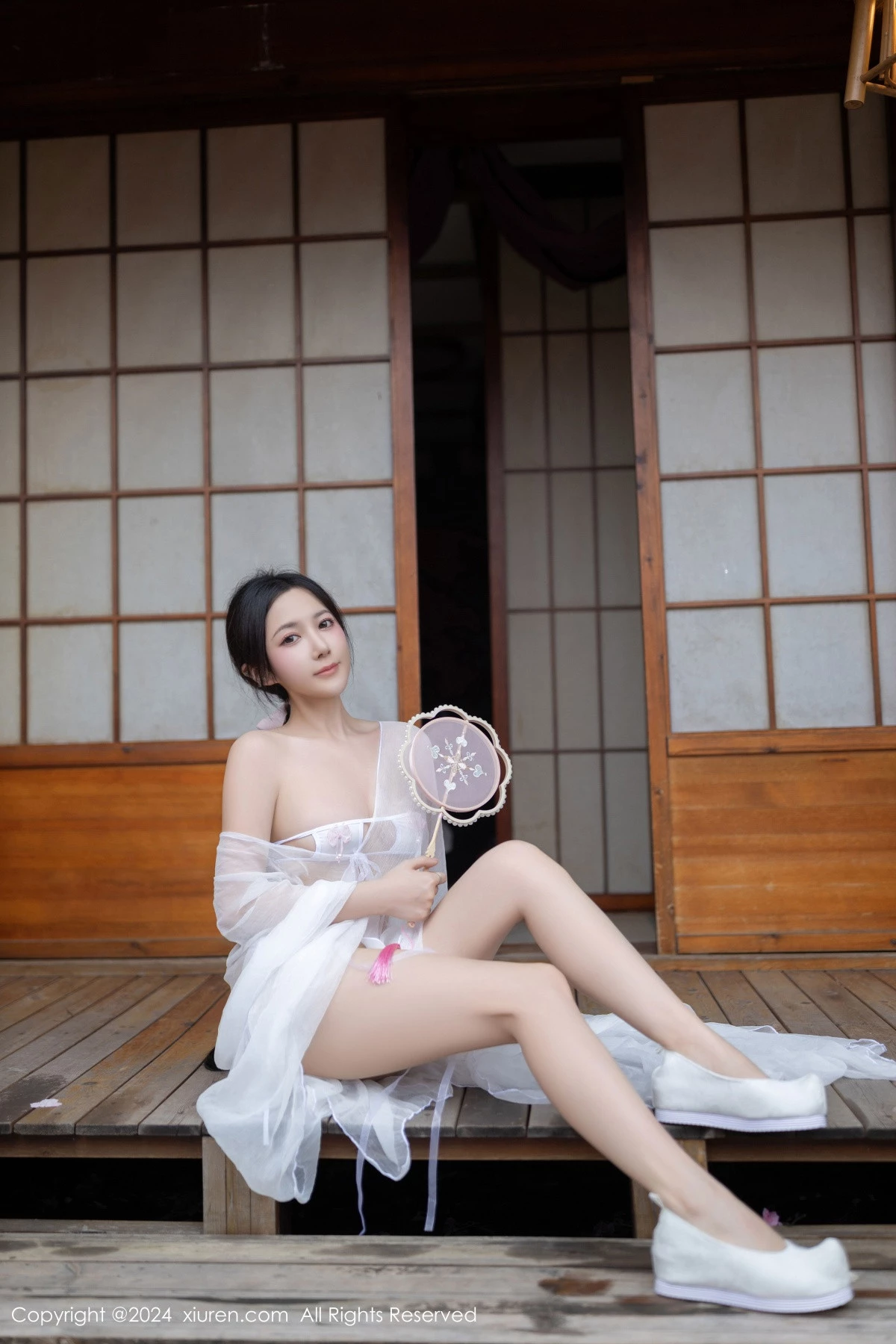 秀人集.com_[XiuRen秀人网]No.8927_模特鱼子酱Fish性感白色轻透连衣裙露白色情趣内衣迷人诱惑写真80P