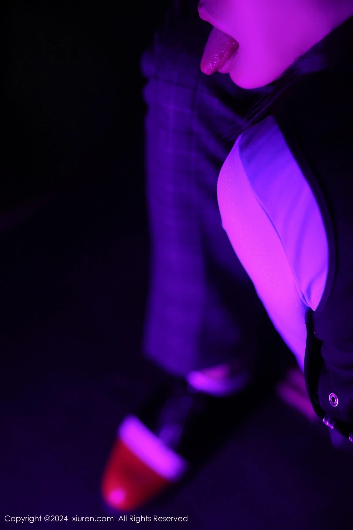 秀人集.com_[XiuRen秀人网]No.9071_模特麦田性感兔子造型黑色制服配超薄黑丝秀曼妙身姿诱惑写真87P