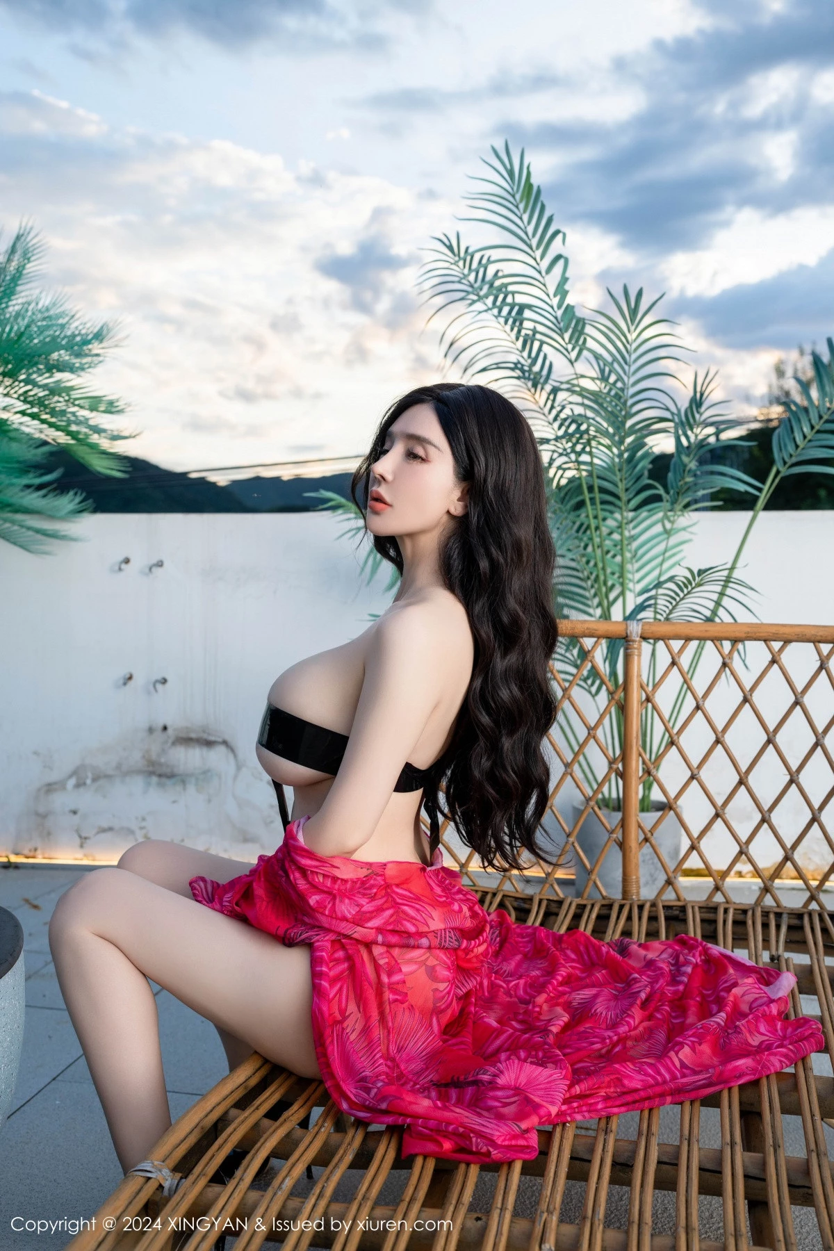 秀人集.com_[XINGYAN星颜社]VOL.267_模特潘思沁性感红色连衣裙露黑色情趣内衣秀巨乳肥臀诱惑写真82P