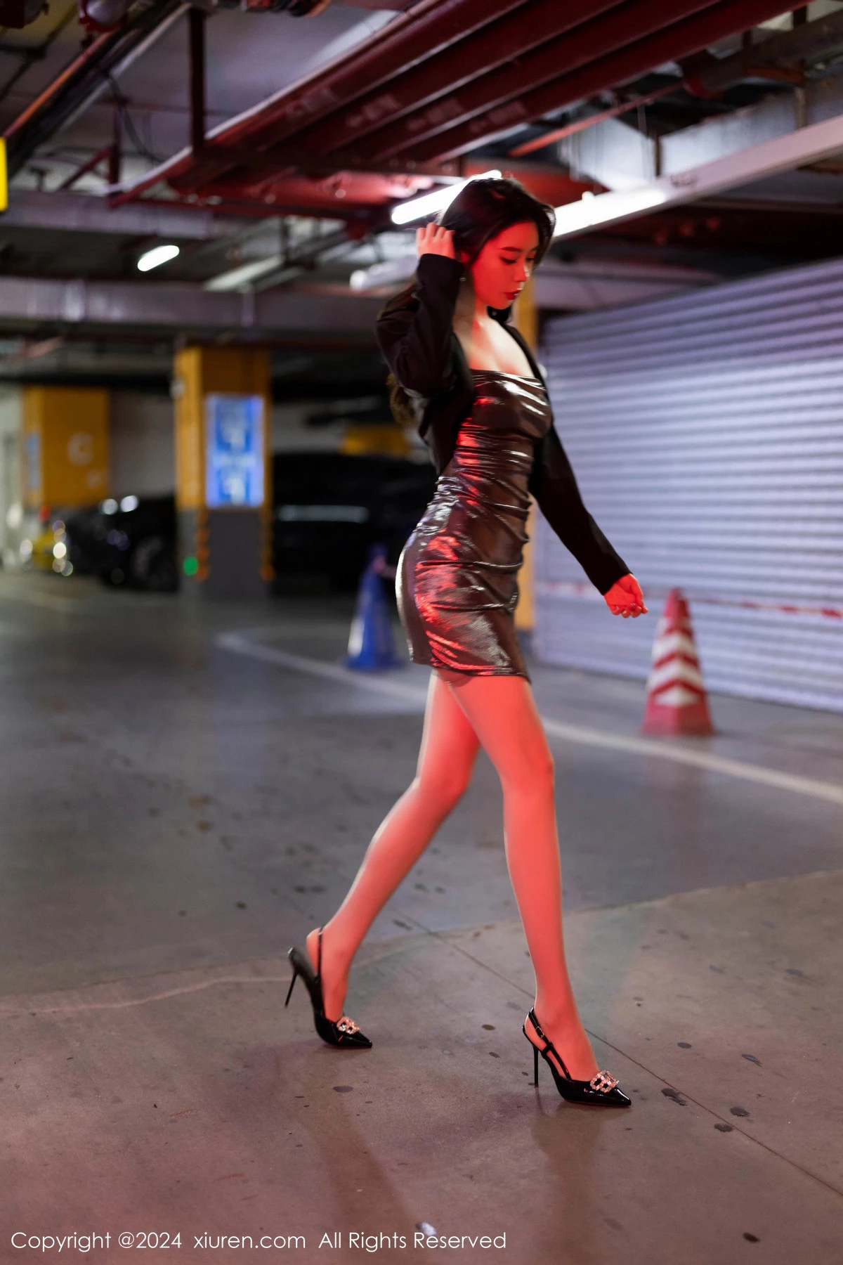 秀人集.com_[XiuRen秀人网]No.9137_模特梦心玥深灰色吊带短裙+白色轻透情趣服饰秀曼妙身姿诱惑写真87P