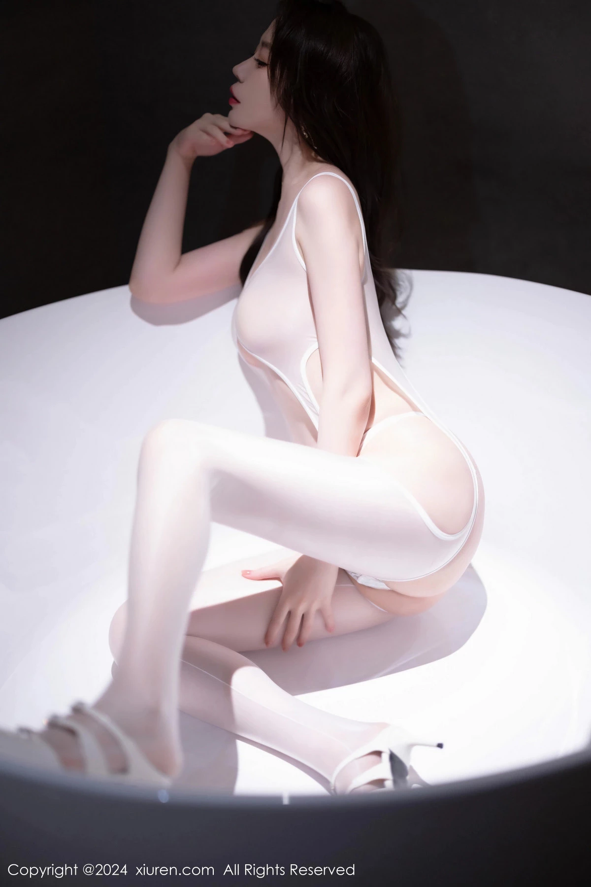 秀人集.com_[XiuRen秀人网]No.9137_模特梦心玥深灰色吊带短裙+白色轻透情趣服饰秀曼妙身姿诱惑写真87P