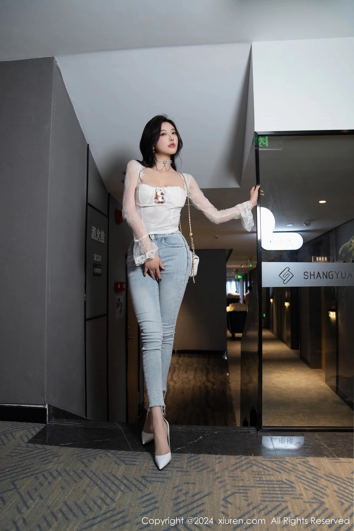 秀人集.com_[XiuRen秀人网]No.9140_女神杨晨晨Yome性感白色上衣配牛仔长裤秀丰腴身姿诱惑写真80P