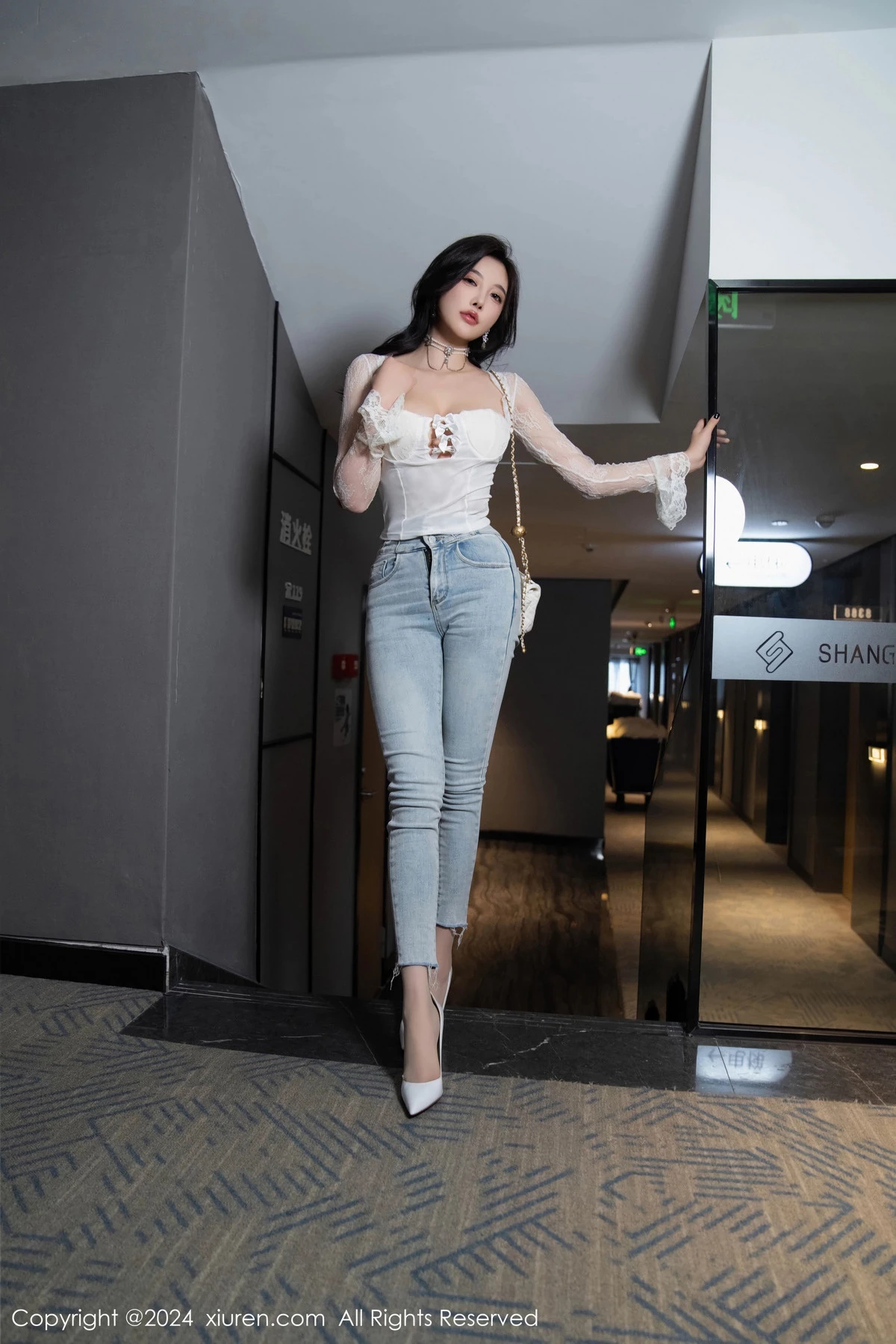 秀人集.com_[XiuRen秀人网]No.9140_女神杨晨晨Yome性感白色上衣配牛仔长裤秀丰腴身姿诱惑写真80P