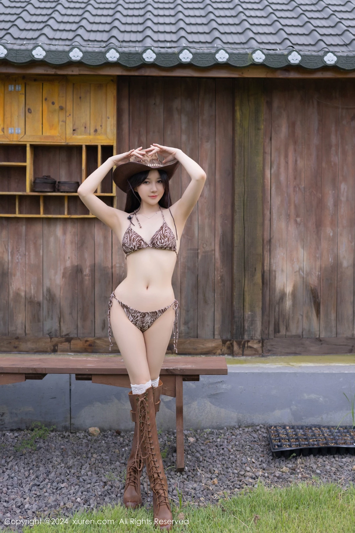 秀人集.com_[XiuRen秀人网]No.9166_模特鱼子酱Fish性感内衣配超短牛仔裤露白丝袜秀完美身材诱惑写真80P