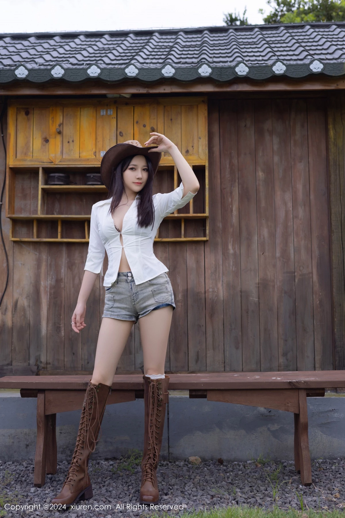 秀人集.com_[XiuRen秀人网]No.9166_模特鱼子酱Fish性感内衣配超短牛仔裤露白丝袜秀完美身材诱惑写真80P