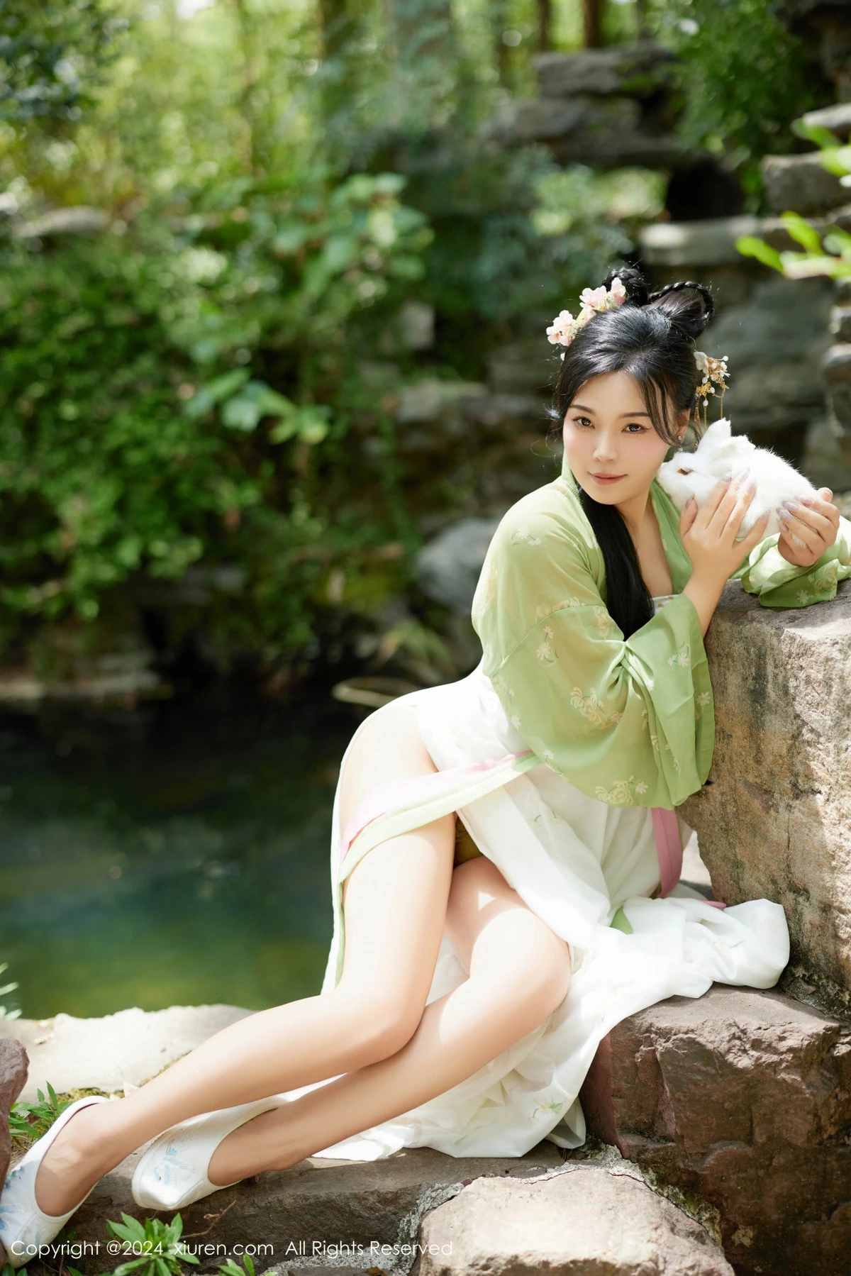 秀人集.com_[XiuRen秀人网]No.9162_模特麦田中秋汉服主题户外性感薄纱服饰秀曼妙身姿诱惑写真72P