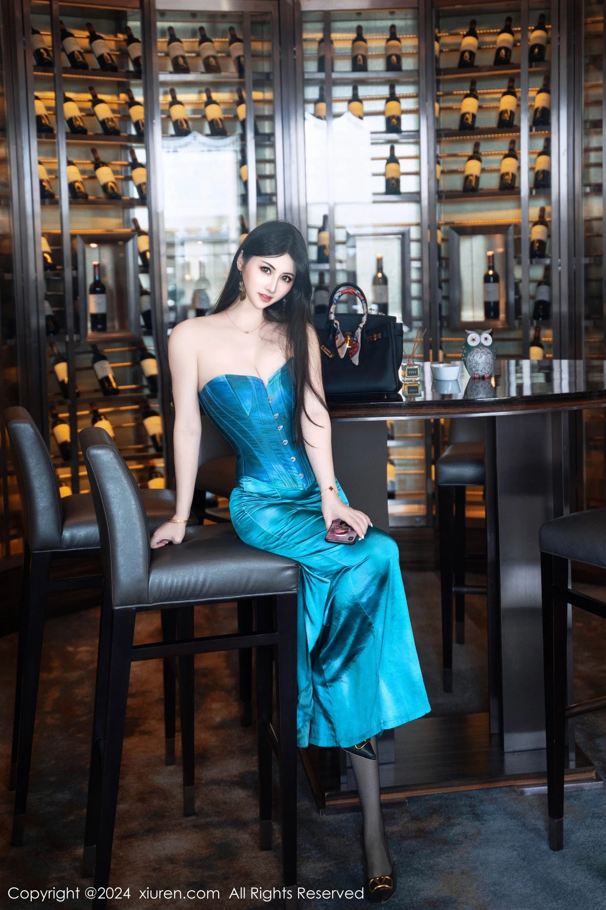 秀人集.com_[XiuRen秀人网]No.9039_模特诗诗kiki性感翠绿色短裙露黑色轻透上衣配黑丝吊袜魅惑写真134P