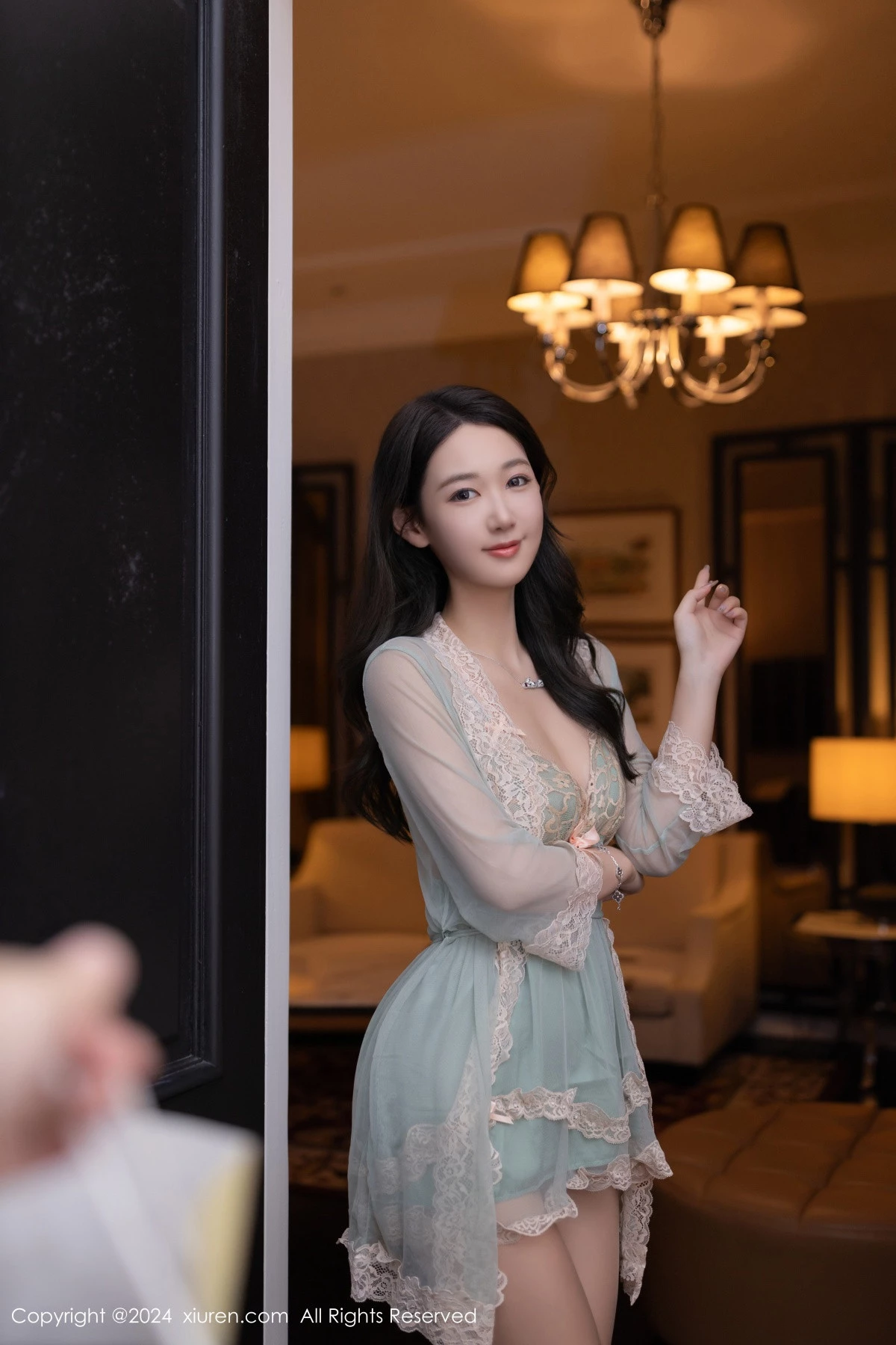 秀人集.com_[XiuRen秀人网]No.9069_模特唐安琪外卖主题性感浅色蕾丝连衣裙配超薄肉丝完美诱惑写真81P