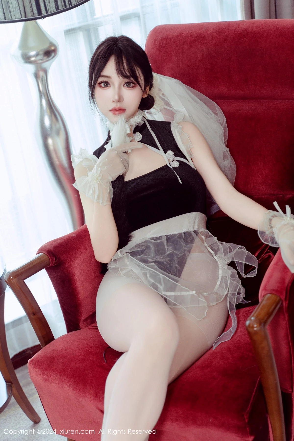 秀人集.com_[XiuRen秀人网]No.9197_模特汐汐爱吃草莓性感白色情趣服饰配超薄肉丝秀惹火身材诱惑写真80P