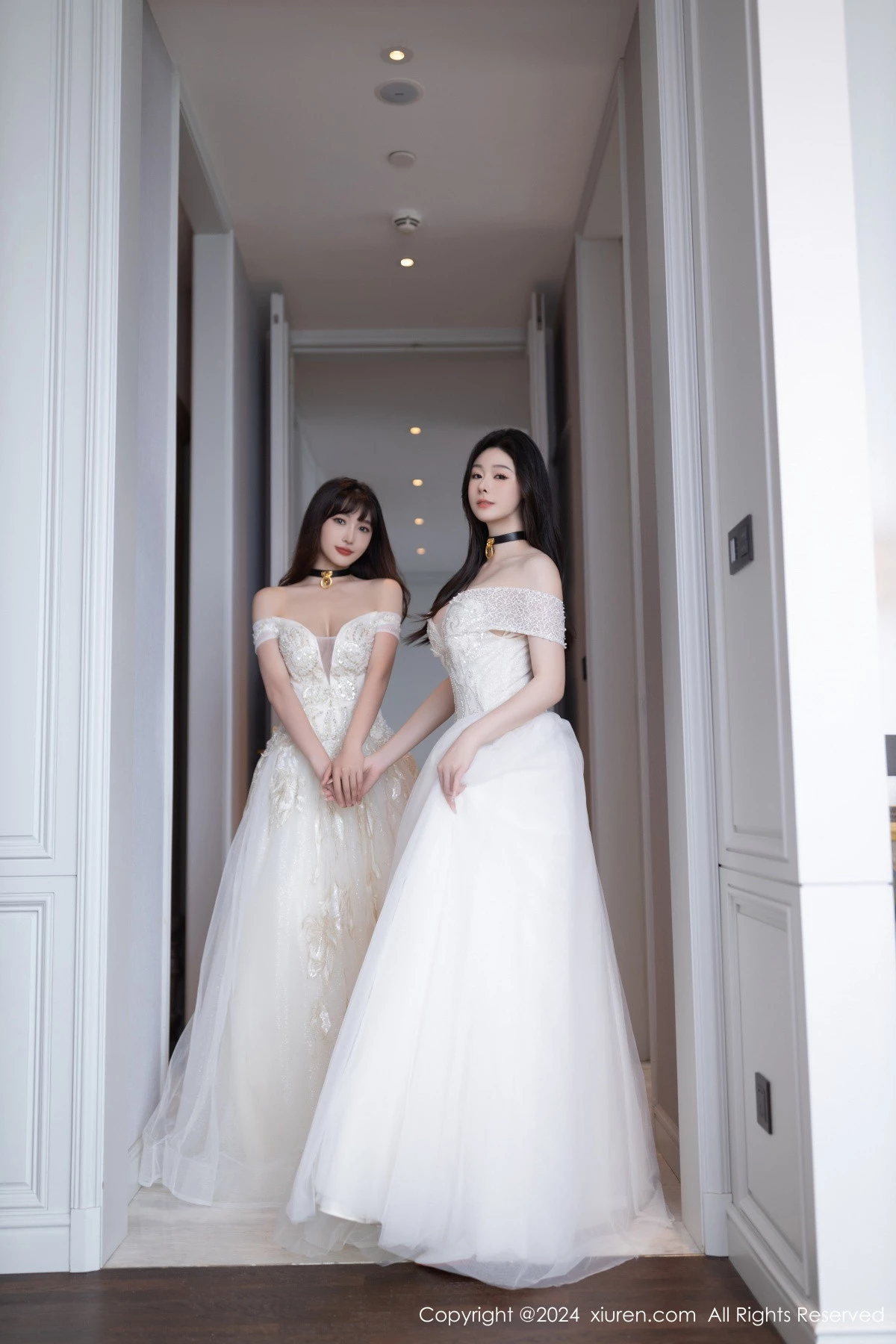 秀人集.com_[XiuRen秀人网]No.9240_模特合集女神小逗逗＆陆萱萱性感白色内衣秀完美身材诱惑写真80P