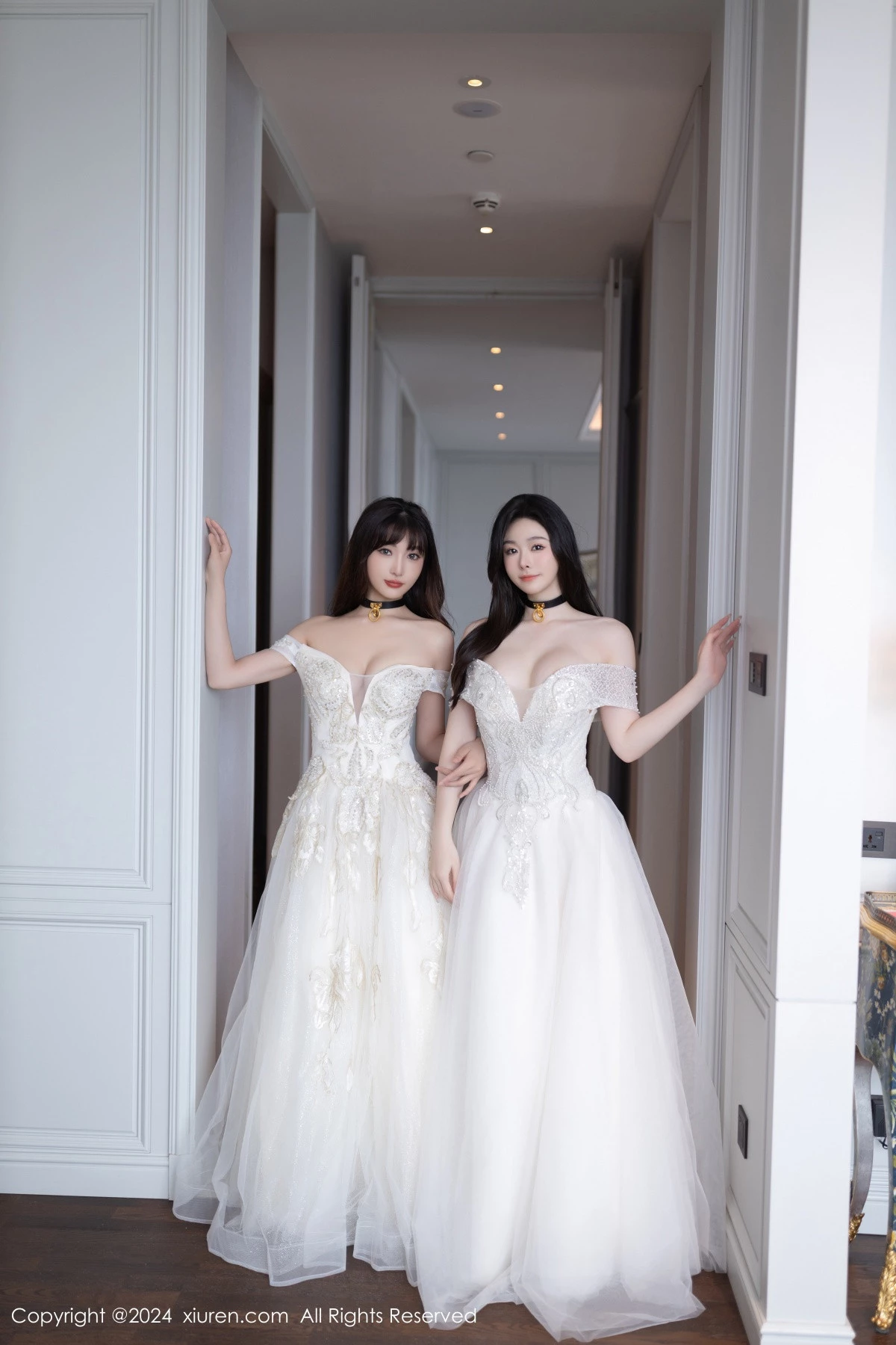 秀人集.com_[XiuRen秀人网]No.9240_模特合集女神小逗逗＆陆萱萱性感白色内衣秀完美身材诱惑写真80P