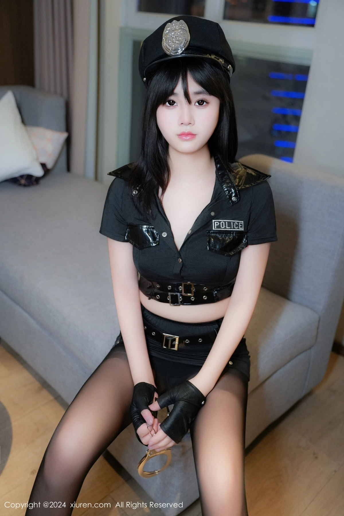 秀人集.com_[XiuRen秀人网]No.9253_模特姚若兮vay性感Cosplay装扮超薄黑丝秀翘臀美腿诱惑写真52P