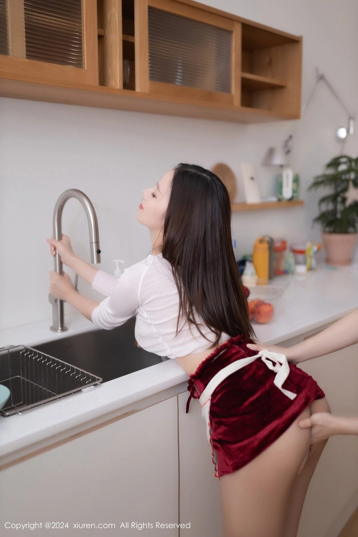 秀人集.com_[XiuRen秀人网]No.9255_模特杏子Yada性感白色T恤露黑色蕾丝内衣秀曼妙身姿诱惑写真82P