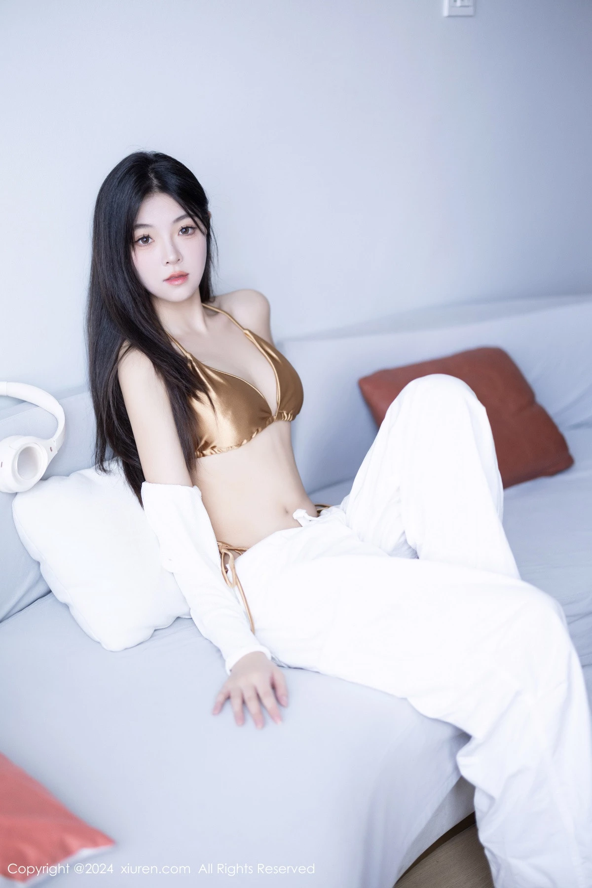 秀人集.com_[XiuRen秀人网]No.9262_模特初梦瑶性感金色比基尼+红色情趣内衣秀完美身材诱惑写真83P