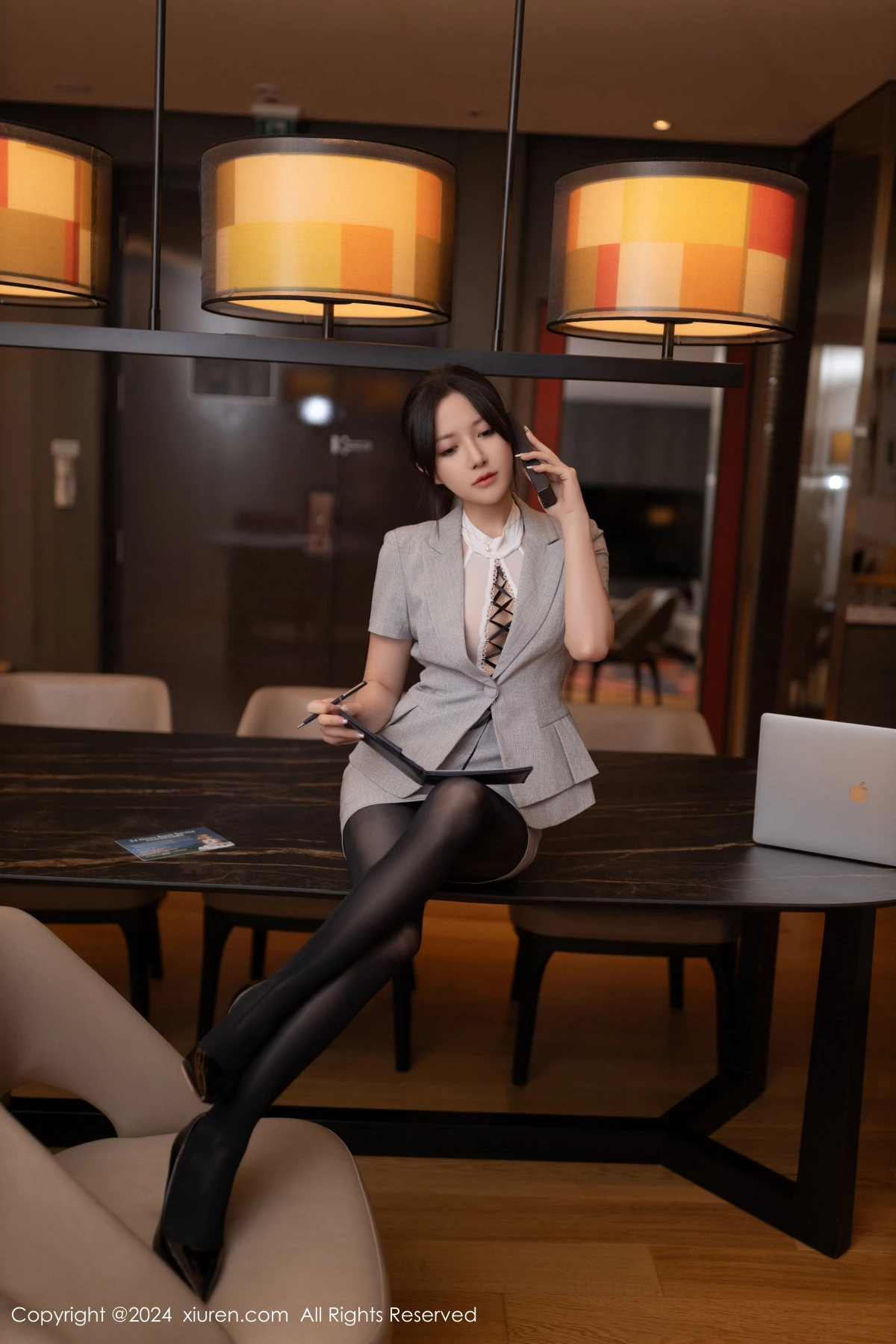 秀人集.com_[XiuRen秀人网]No.9189_模特鱼子酱性感白色薄透上衣配超薄黑丝秀婀娜身段迷人诱惑写真82P