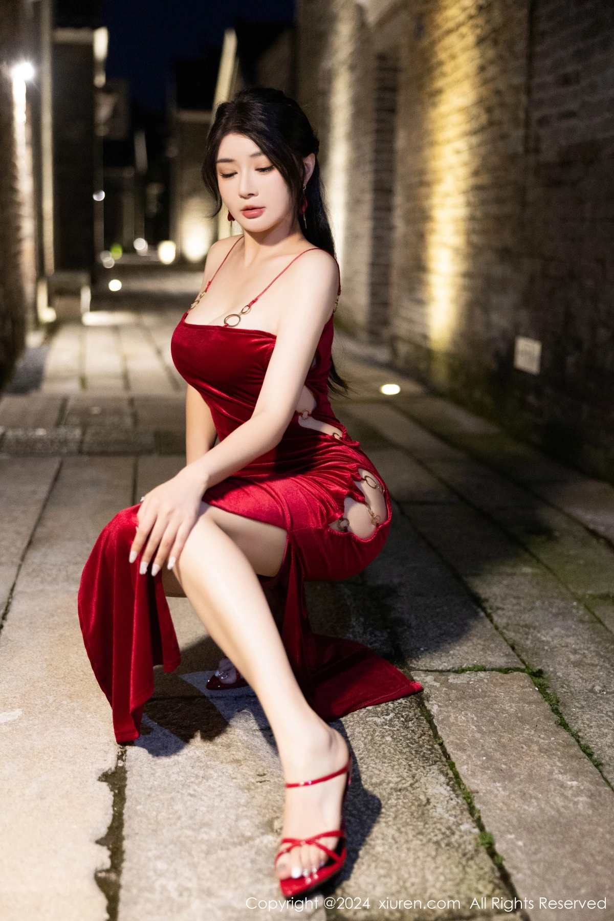 秀人集.com_[XiuRen秀人网]No.9327_模特凯竹Quinn红色露肩礼裙+红色情趣蕾丝秀曼妙身姿诱惑写真87P