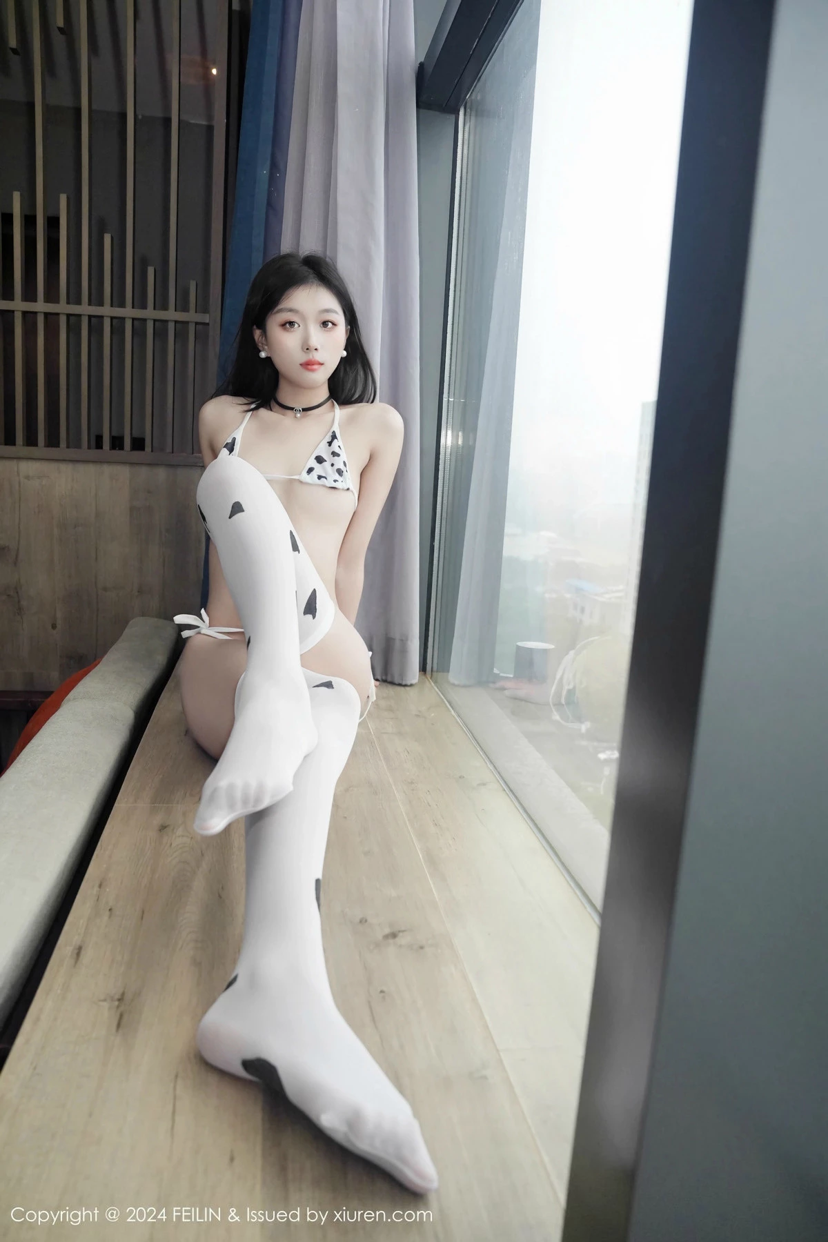 秀人集.com_[FeiLin嗲囡囡]VOL.479_模特江念鱼私房性感奶牛情趣内衣配白色丝袜秀曼妙身姿迷人写真61P