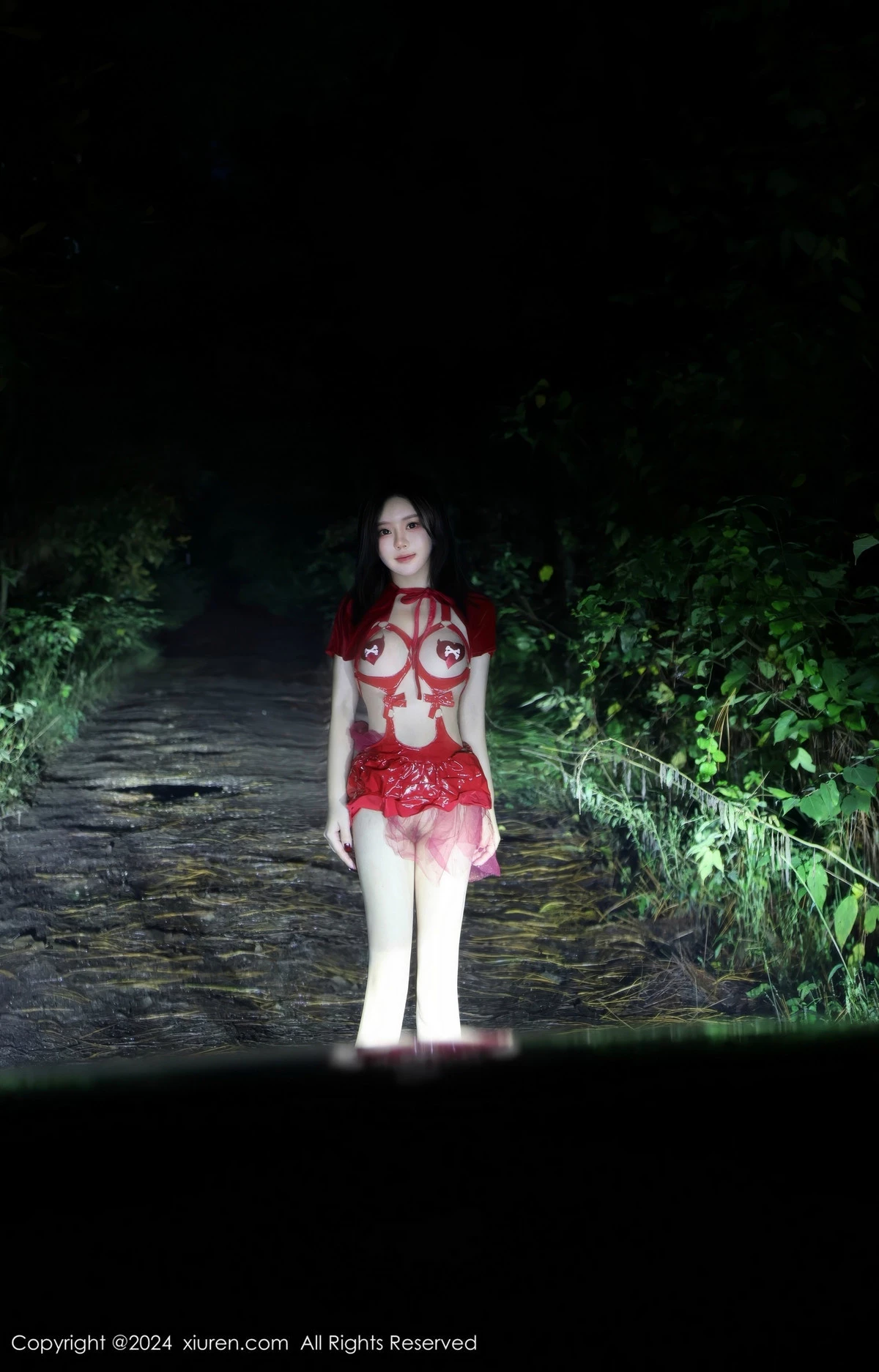 秀人集.com_[XiuRen秀人网]No.9376_模特小薯条nienie白色连衣裙+红色情趣服饰秀曼妙身姿诱惑写真81P