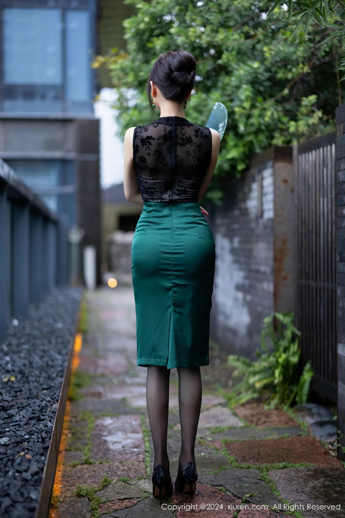 秀人集.com_[XiuRen秀人网]No.9384_女神杨晨晨Yome性感黑色蕾丝内衣配黑丝袜秀丰腴身材完美写真80P