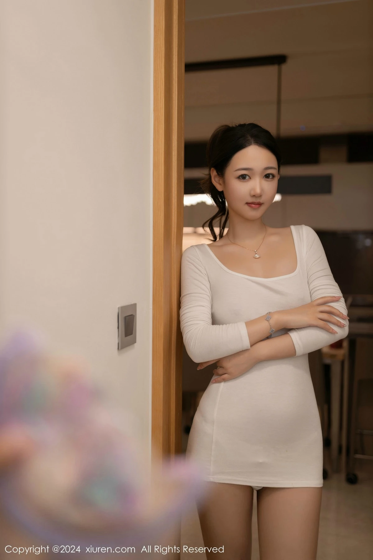 秀人集.com_[XiuRen秀人网]No.9392_模特唐安琪性感浅色连衣短裙+白色轻透服饰秀曼妙身姿诱惑写真85P