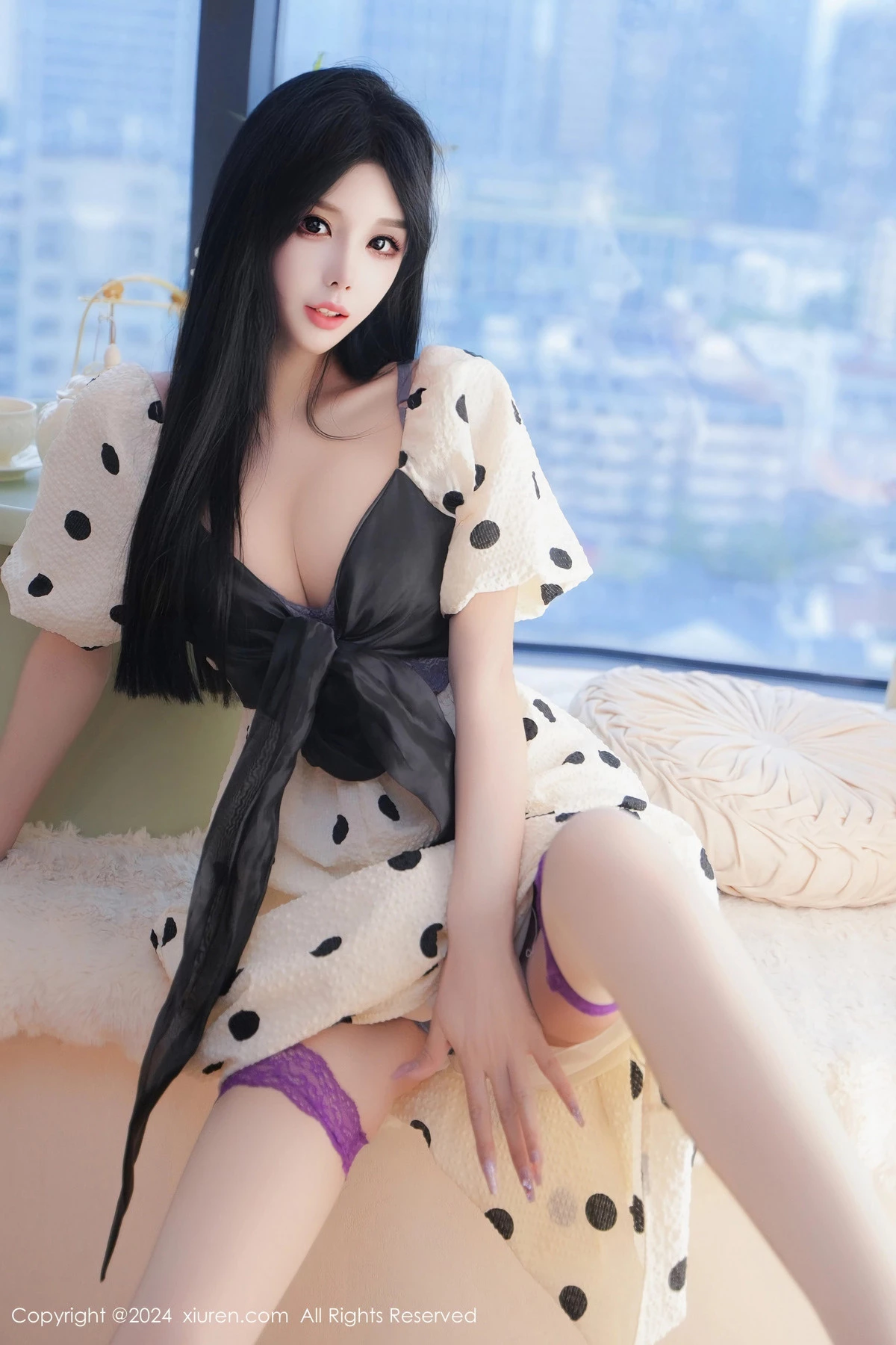 秀人集.com_[XiuRen秀人网]No.9425_模特陈芊儿性感波点短裙露灰色情趣内衣配紫丝袜秀美腿诱惑写真80P