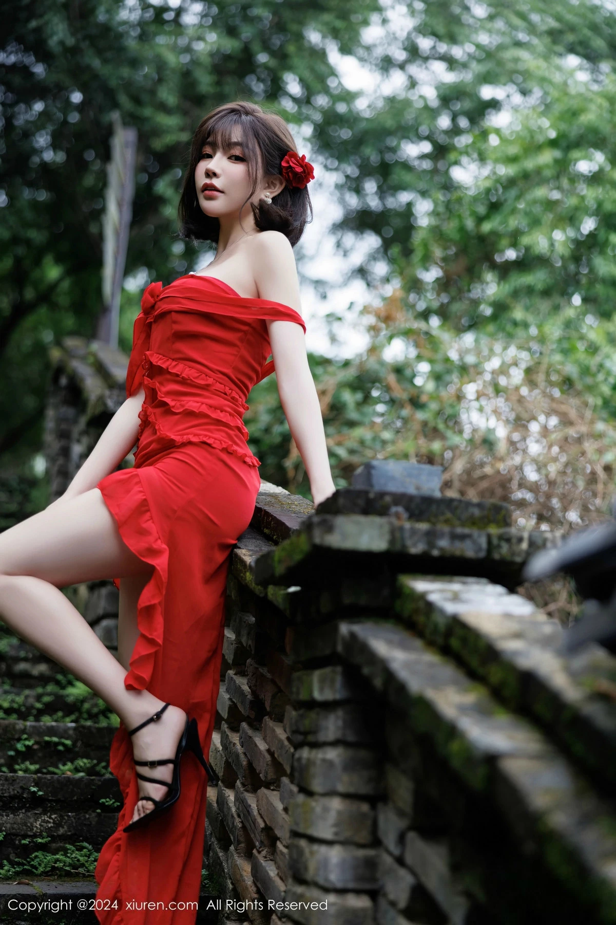 秀人集.com_[XiuRen秀人网]No.9449_女神徐莉芝Booty红色连衣裙露蕾丝情趣内衣秀曼妙身姿诱惑写真101P