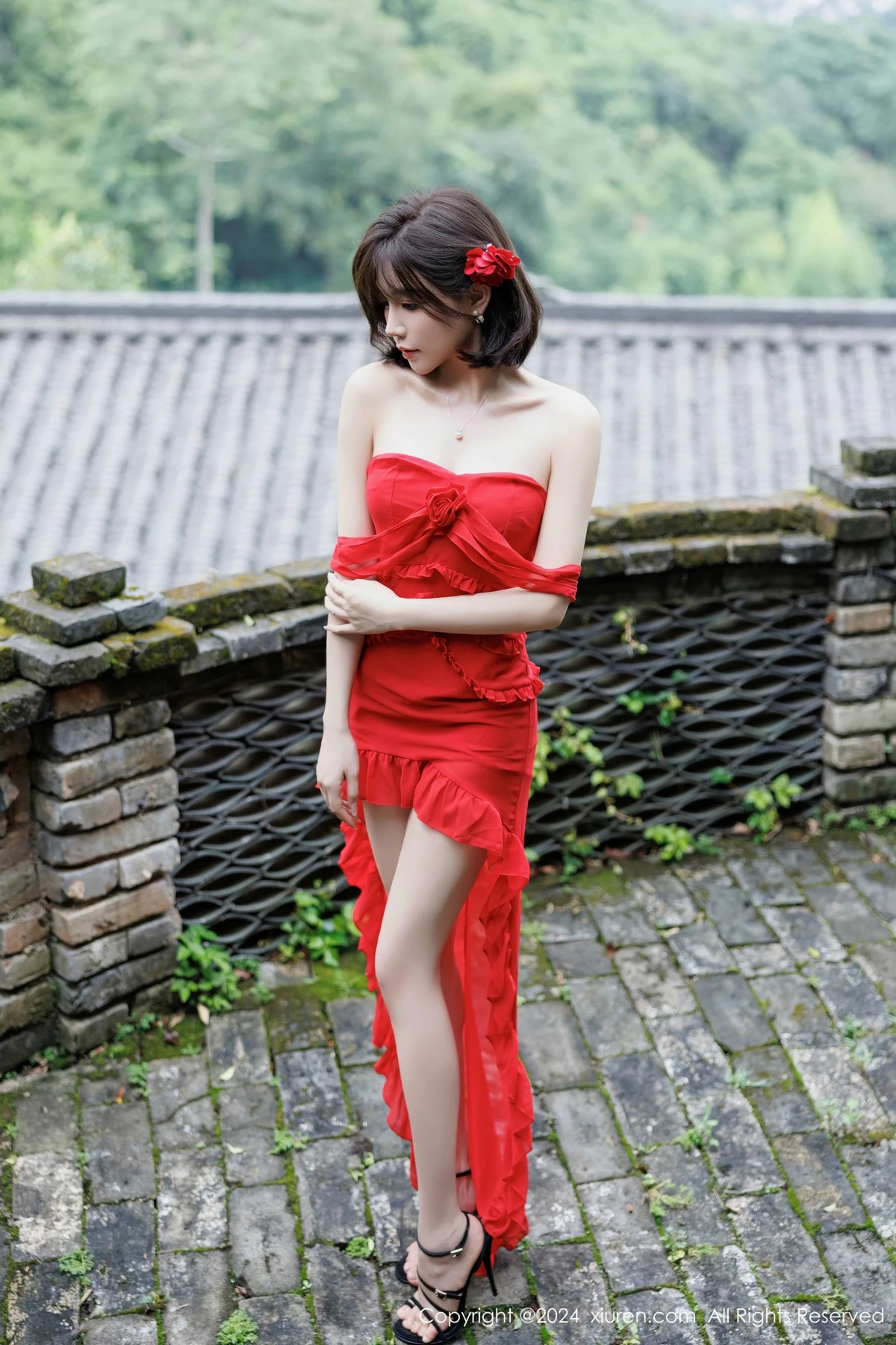 秀人集.com_[XiuRen秀人网]No.9449_女神徐莉芝Booty红色连衣裙露蕾丝情趣内衣秀曼妙身姿诱惑写真101P