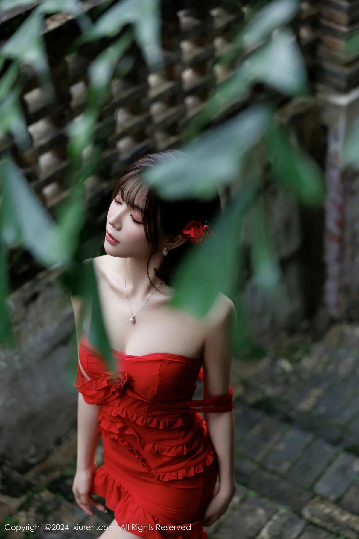 秀人集.com_[XiuRen秀人网]No.9449_女神徐莉芝Booty红色连衣裙露蕾丝情趣内衣秀曼妙身姿诱惑写真101P