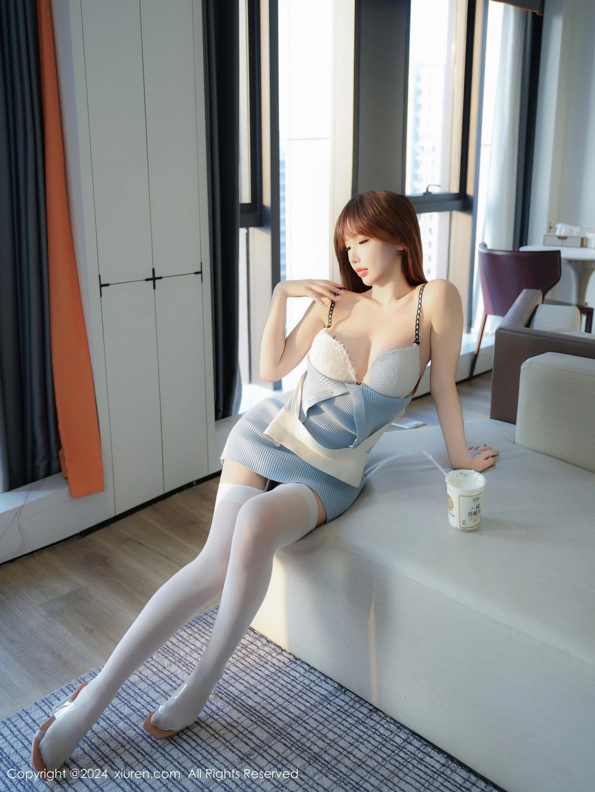 秀人集.com_[XiuRen秀人网]No.9458_新人模特李金金蓝色连衣短裙露白色内衣配白丝吊袜秀美腿诱惑写真98P