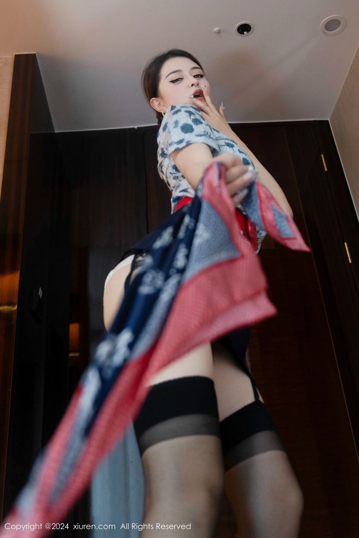 秀人集.com_[XiuRen秀人网]No.9459_新人模特灿宝性感制服露白色内衣配黑丝袜秀完美身材诱惑写真118P